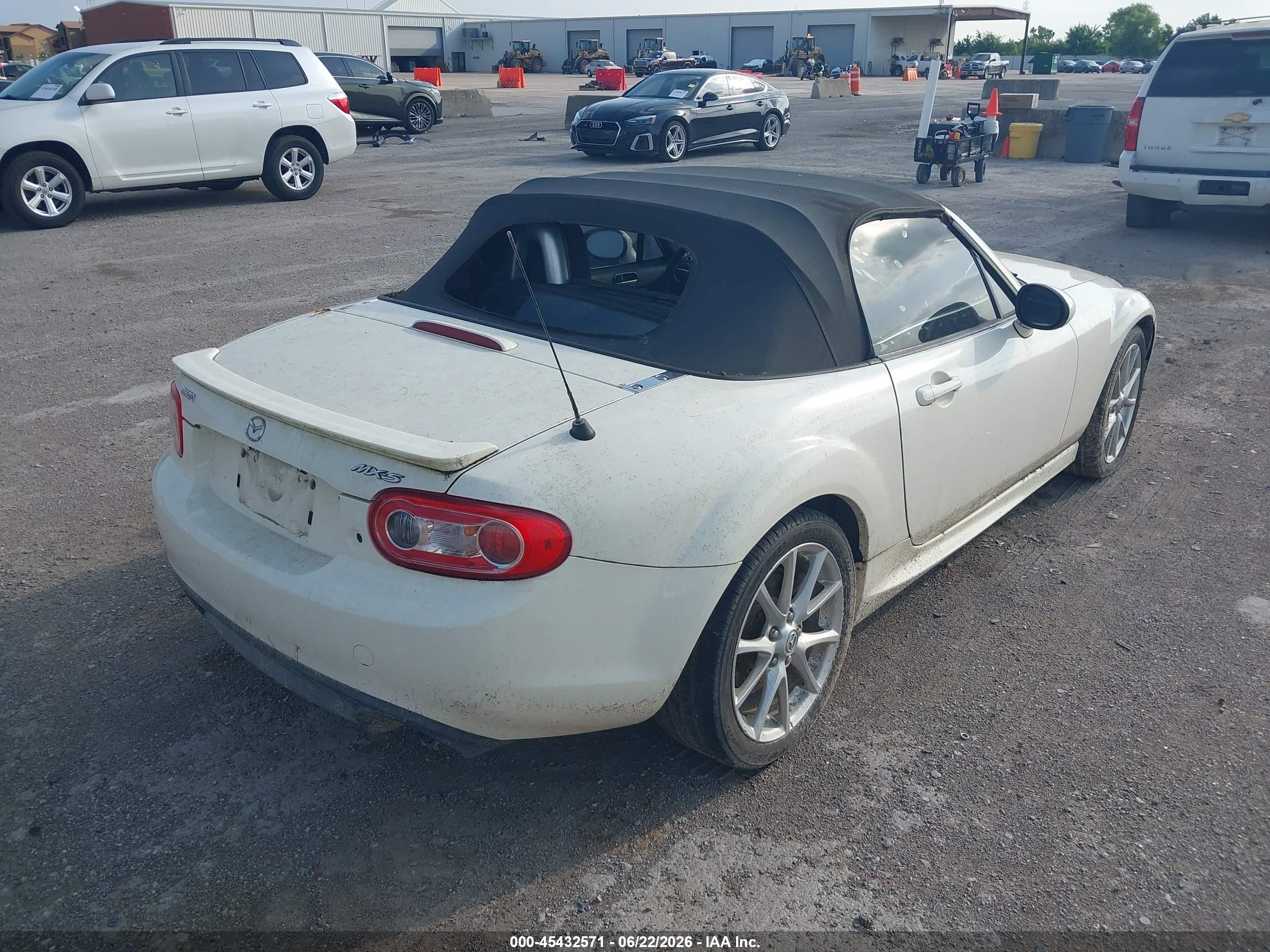 2009 Mazda Mx-5 Miata Touring White vin: JM1NC25F890203088