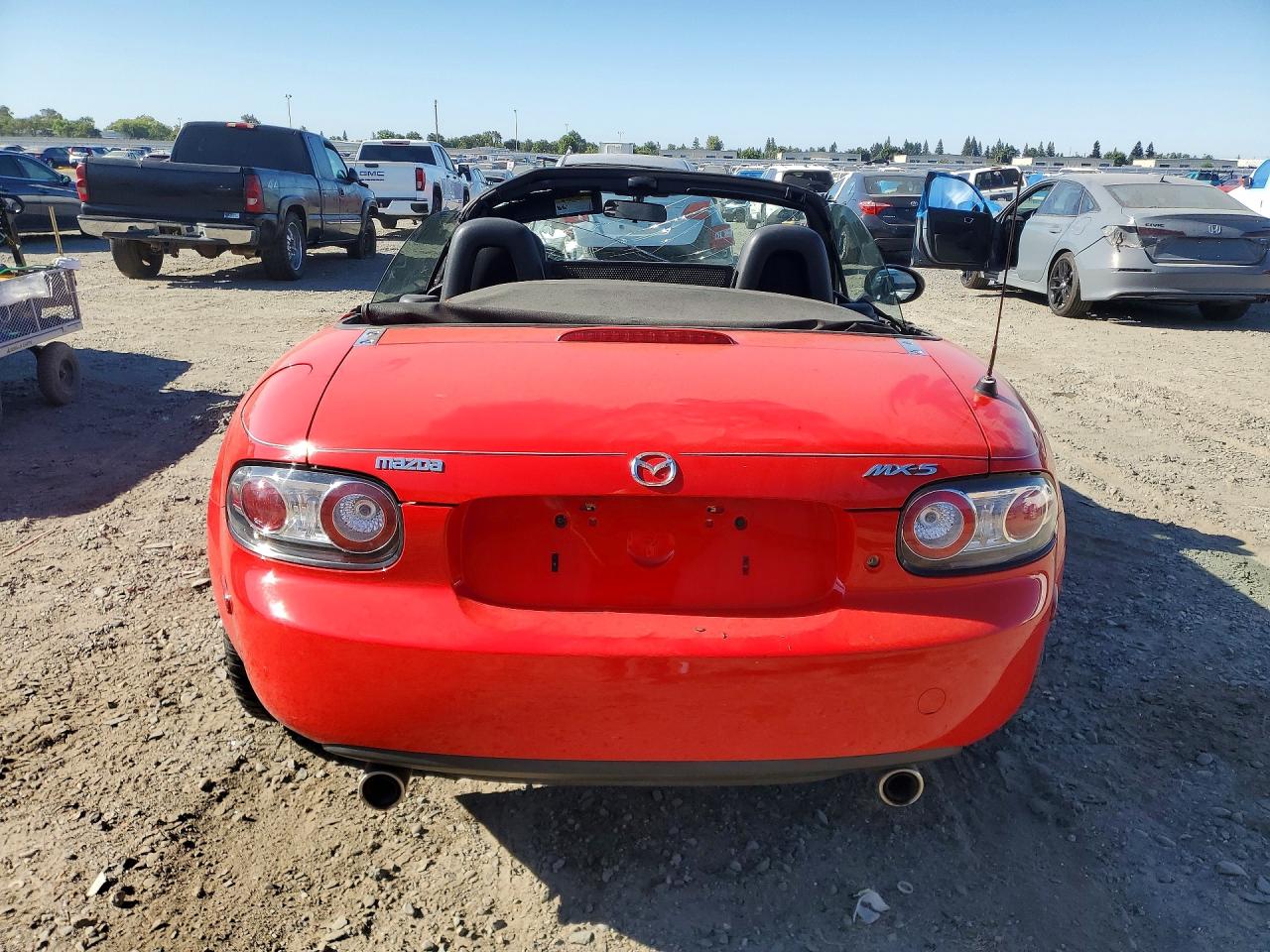 2006 Mazda Mx-5 Miata Red vin: JM1NC25F960105182