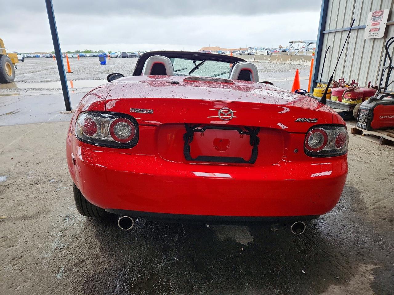 2008 Mazda Mx-5 Miata Red vin: JM1NC26F680152641