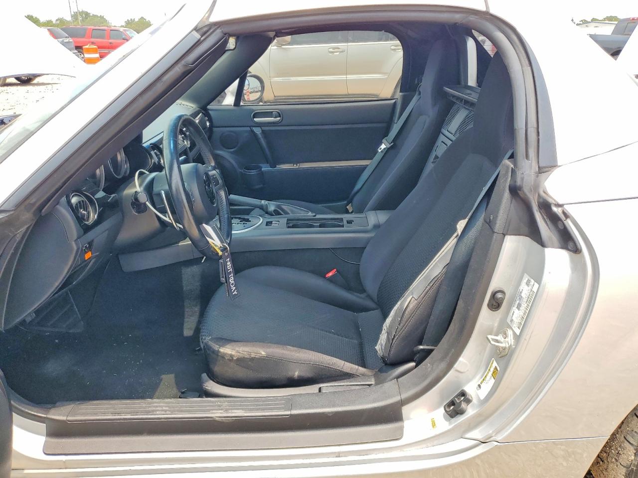 2007 Mazda Mx-5 Miata Silver vin: JM1NC26F770128122