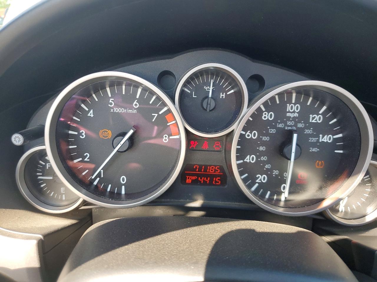 2011 Mazda Mx-5 Miata Silver vin: JM1NC2JF9B0219537