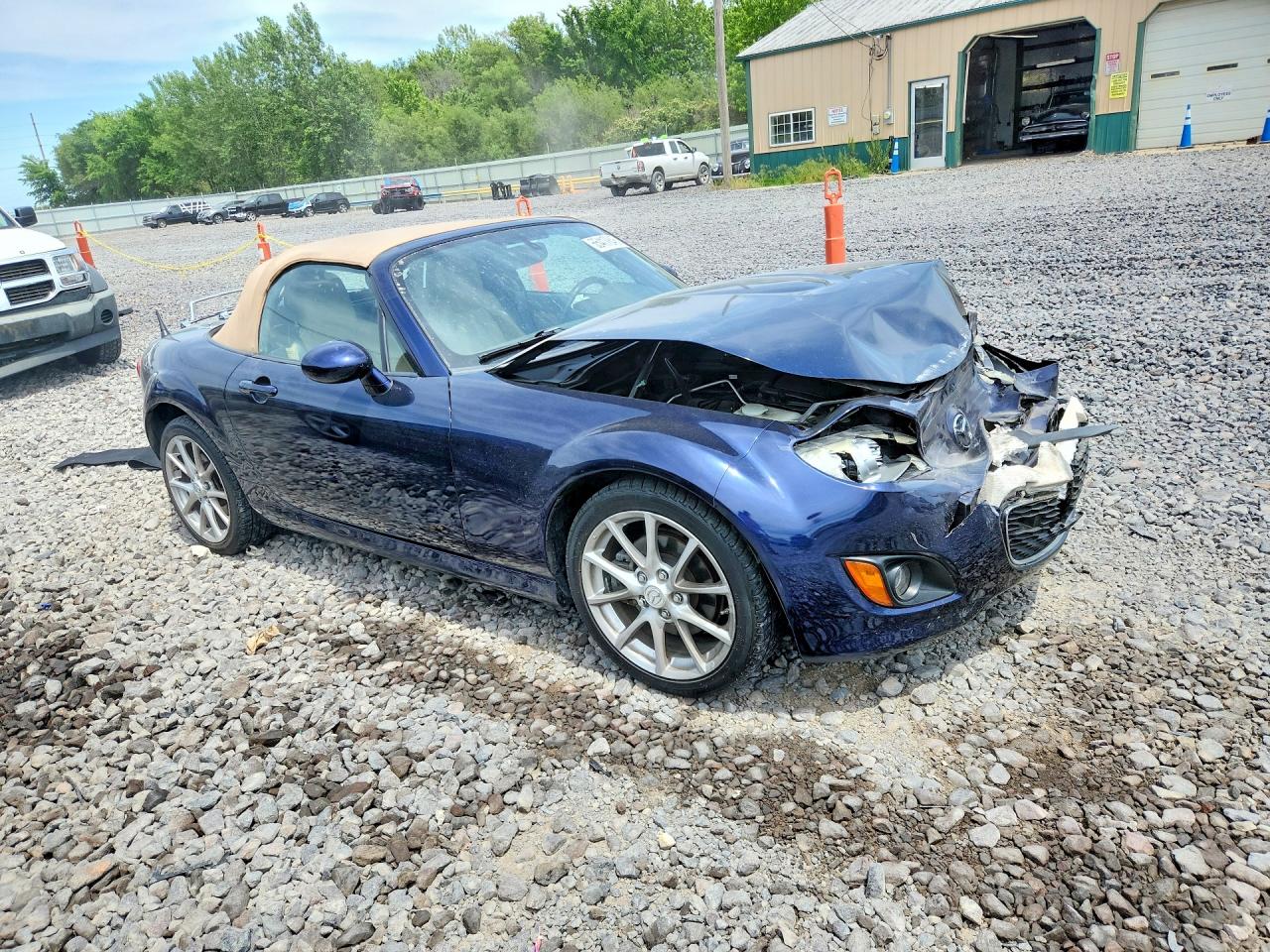 2011 Mazda Mx-5 Miata Blue vin: JM1NC2NF3B0214196