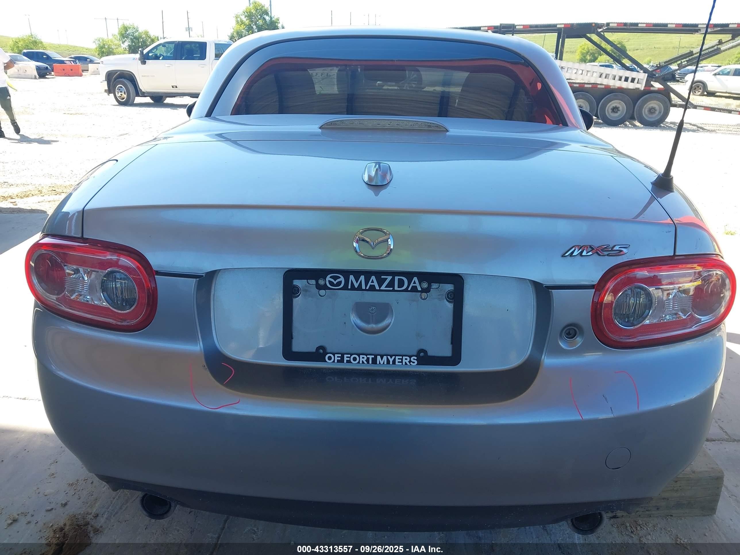2011 Mazda Mx-5 Miata Grand Touring Silver vin: JM1NC2PF0B0218574