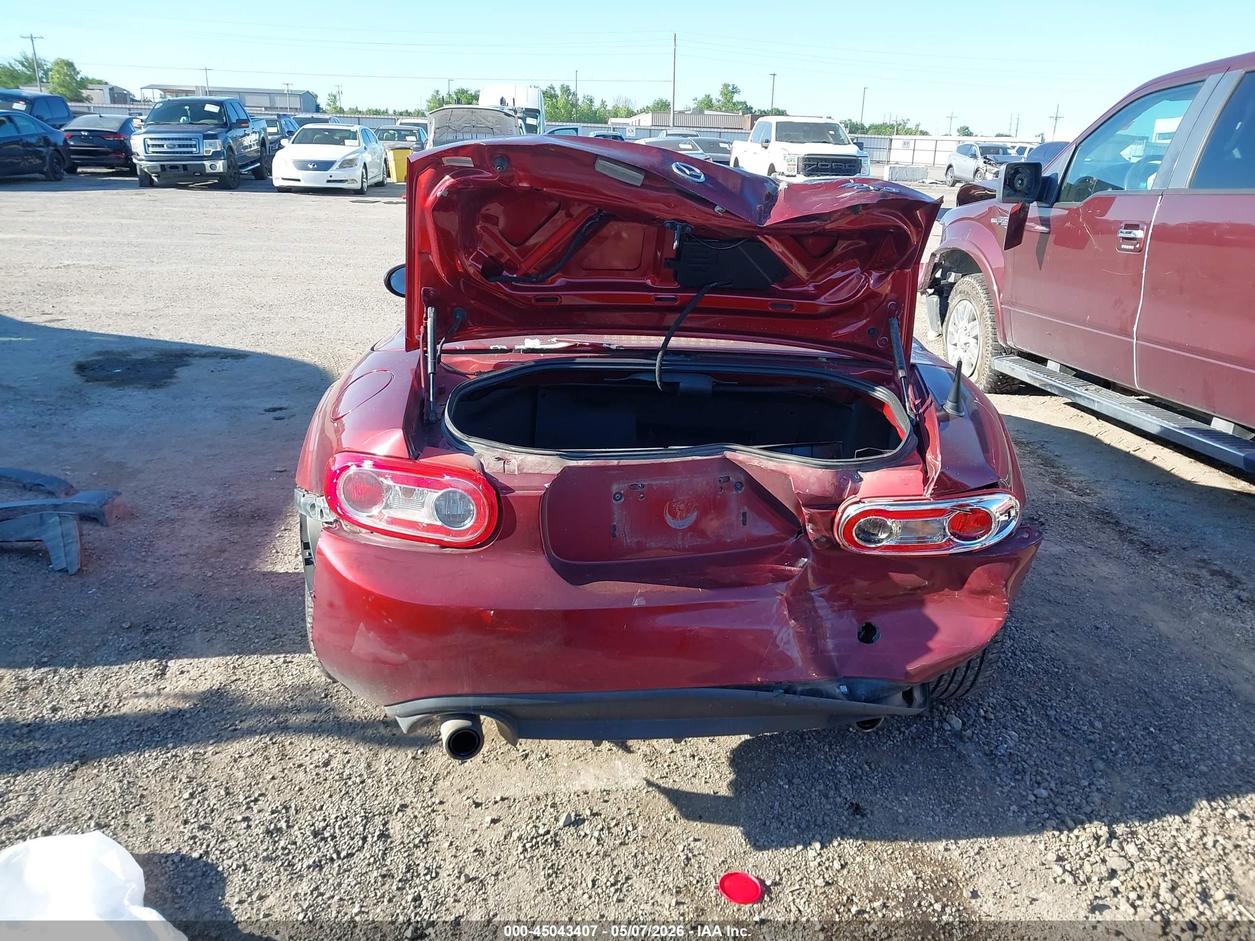 2011 Mazda Mx-5 Miata Grand Touring Red vin: JM1NC2PF2B0219497