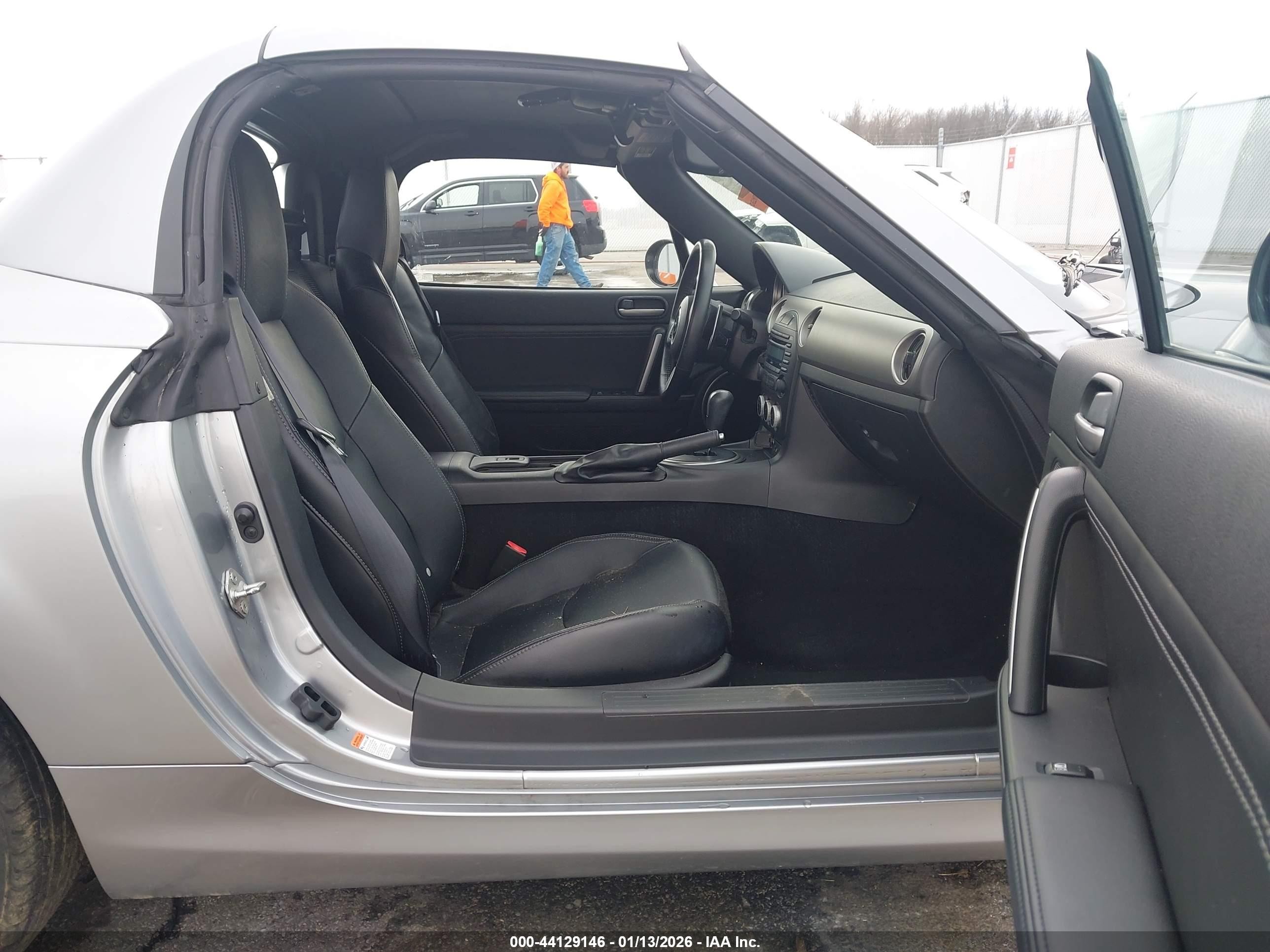 2011 Mazda Mx-5 Miata Grand Touring Silver vin: JM1NC2PF8B0214322