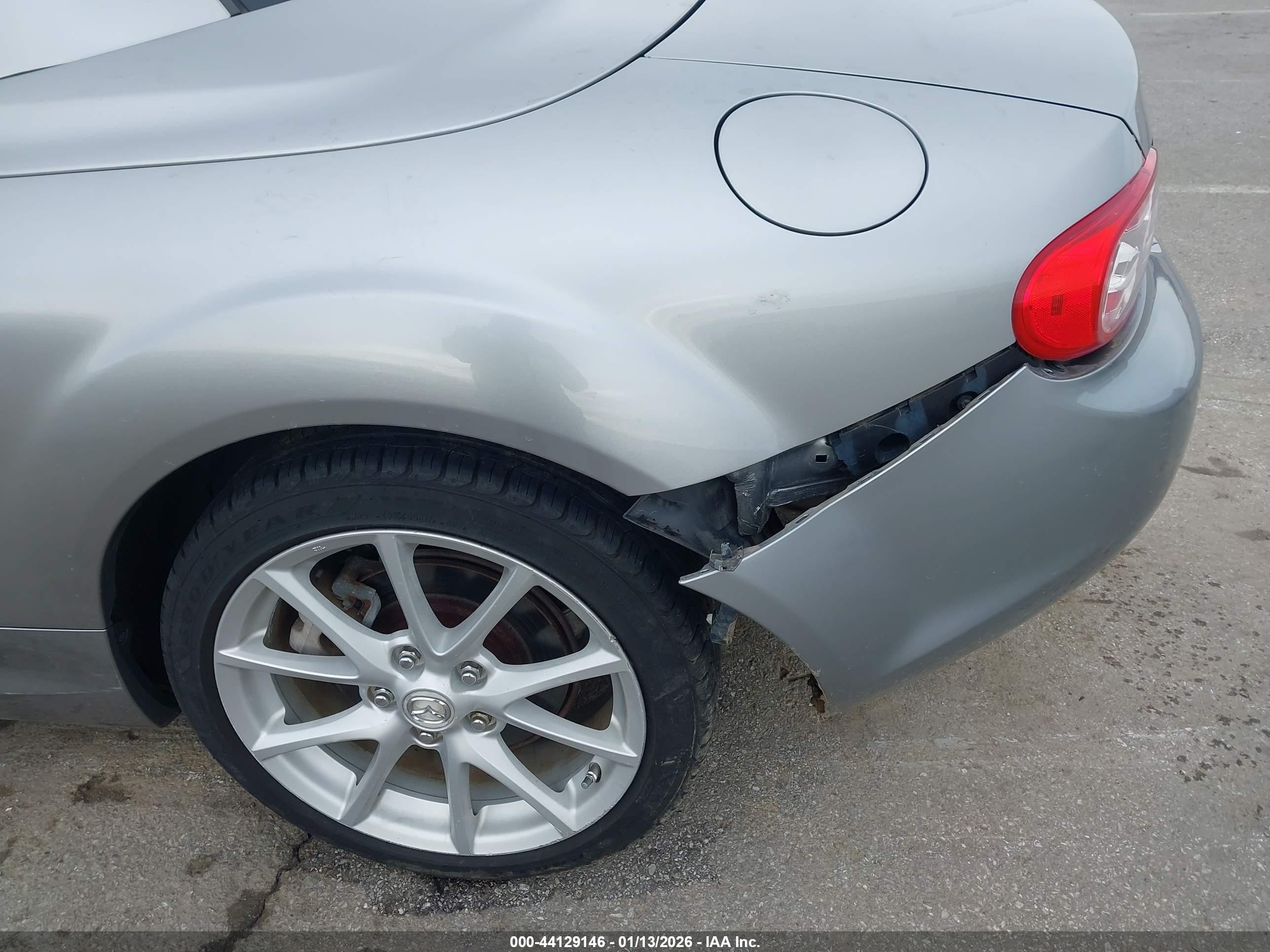 2011 Mazda Mx-5 Miata Grand Touring Silver vin: JM1NC2PF8B0214322