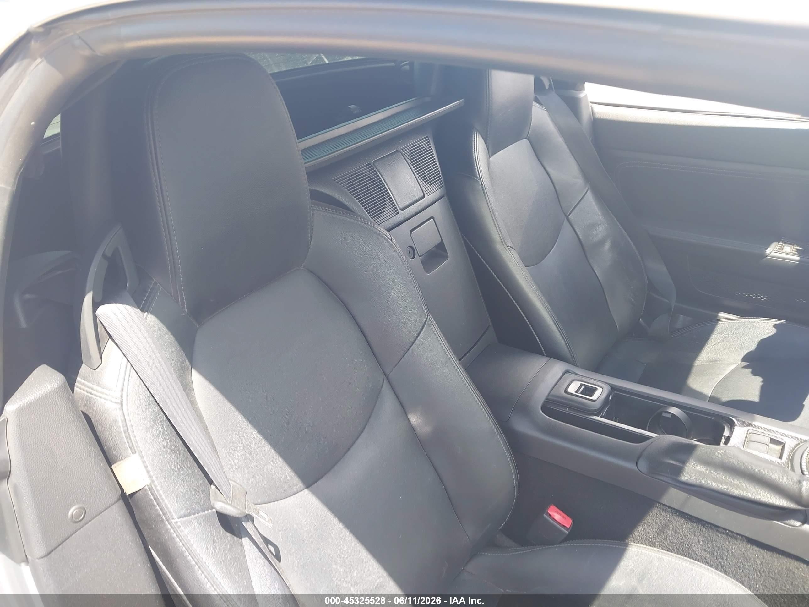 2014 Mazda Mx-5 Miata Grand Touring Silver vin: JM1NC2PF8E0235580