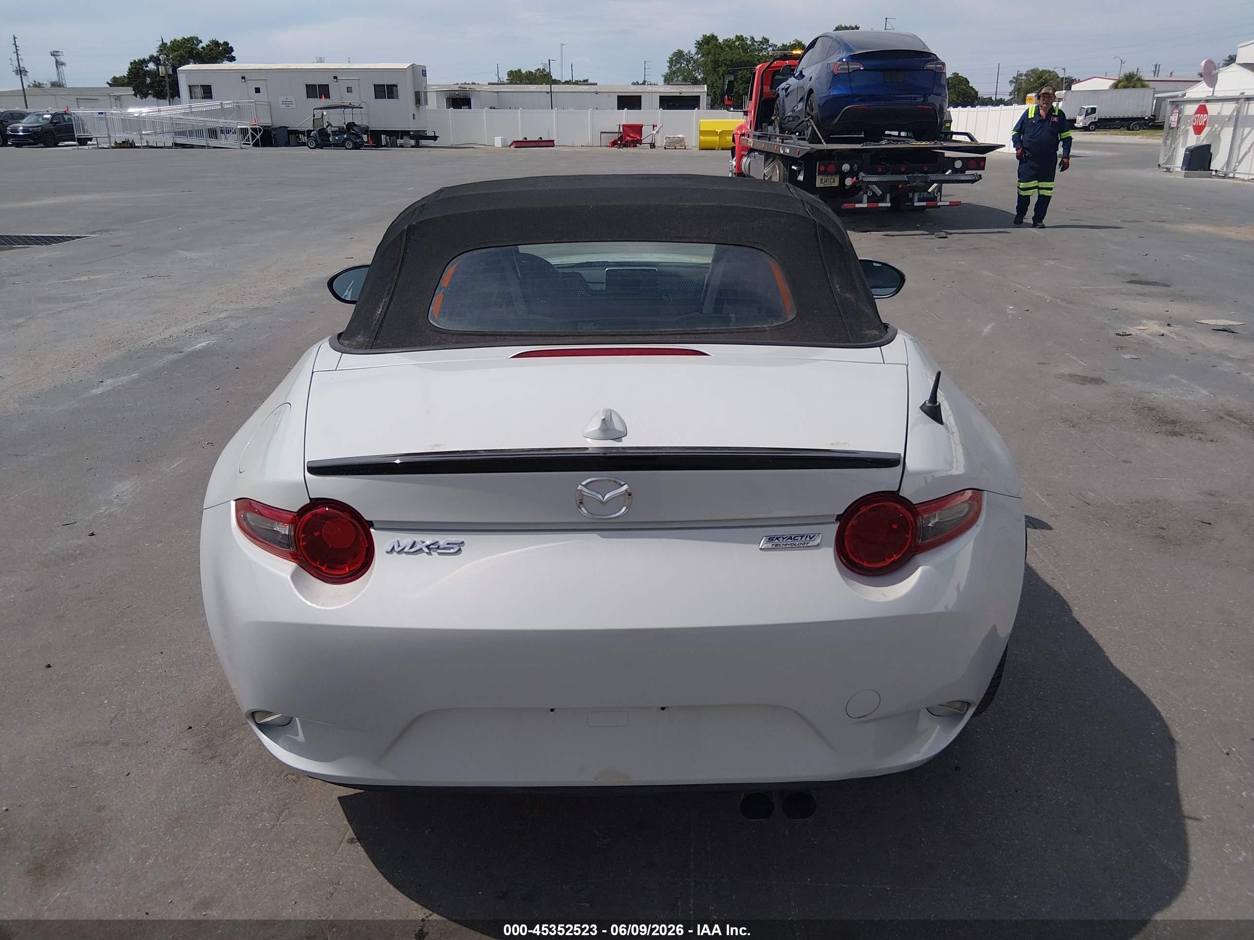 2016 Mazda Mx-5 Miata Club White vin: JM1NDAC75G0106351