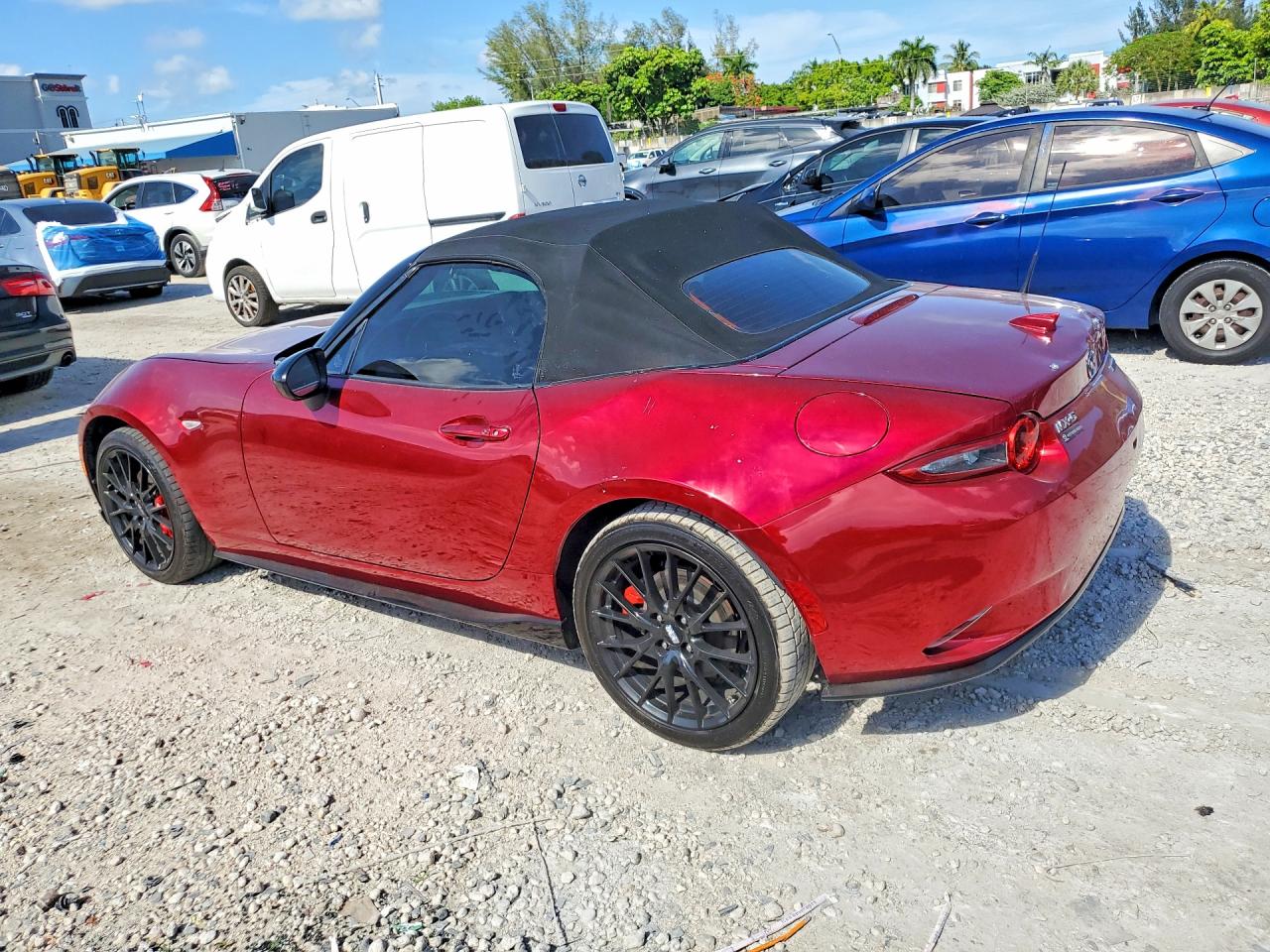 2023 Mazda Mx-5 Miata Club Red vin: JM1NDAC7XP0551247