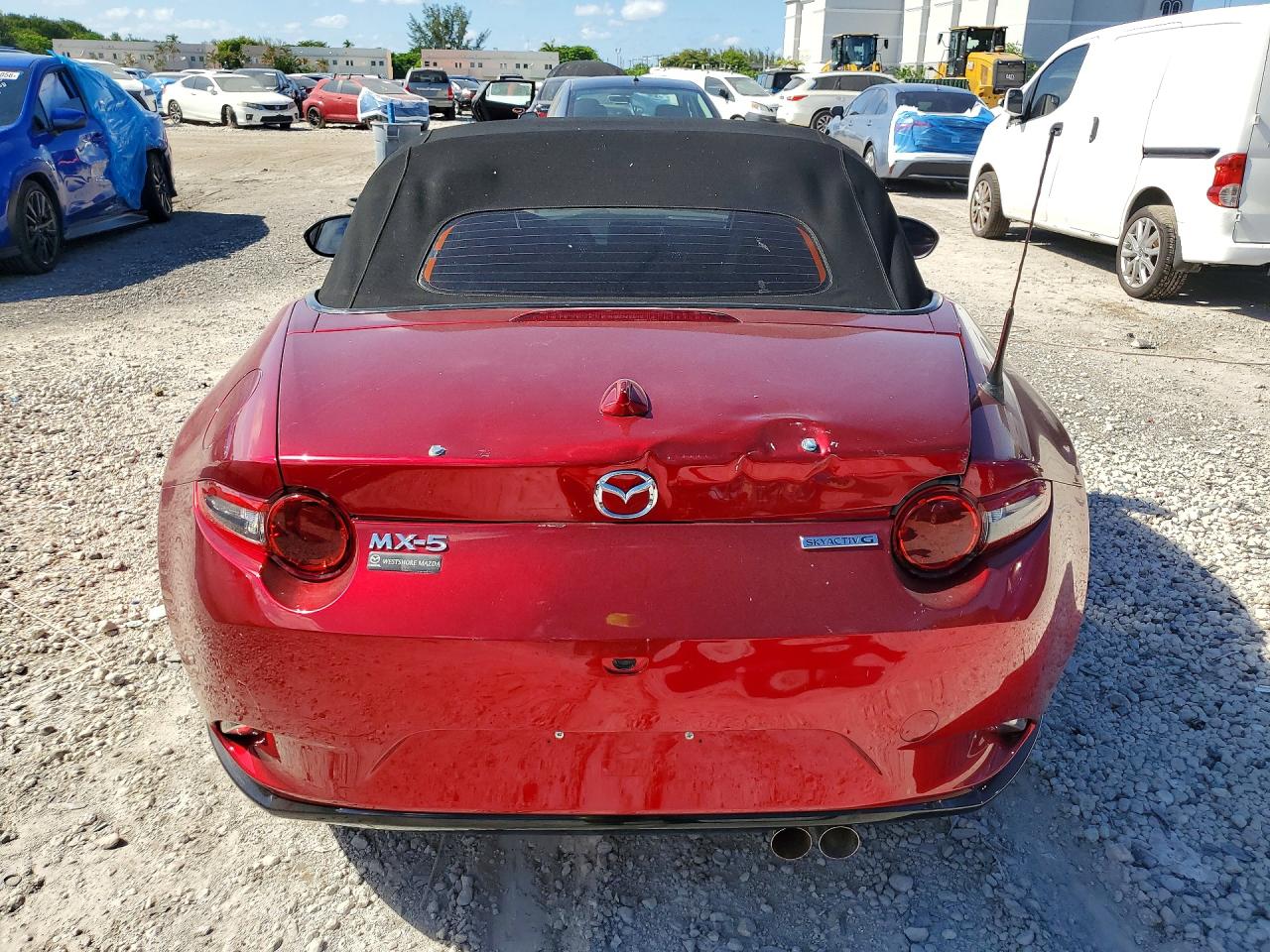 2023 Mazda Mx-5 Miata Club Red vin: JM1NDAC7XP0551247