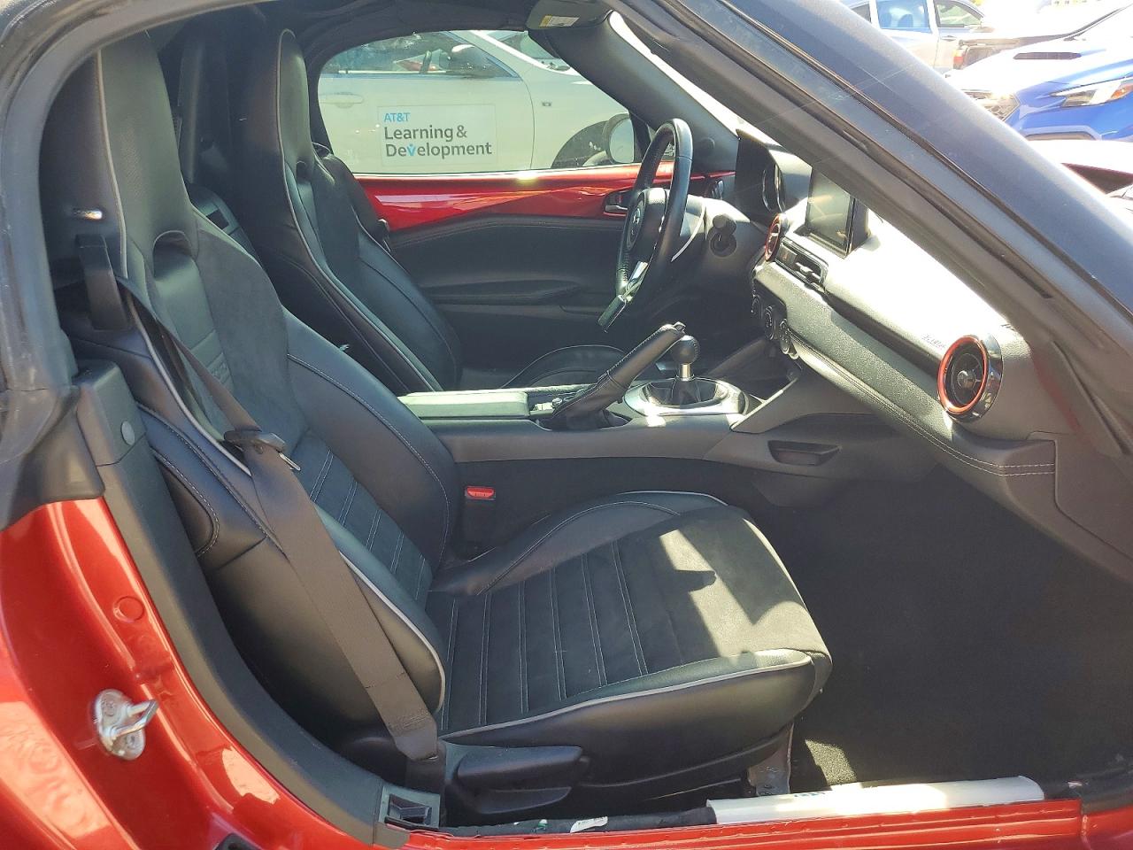 2023 Mazda Mx-5 Miata Club Red vin: JM1NDAC7XP0551247