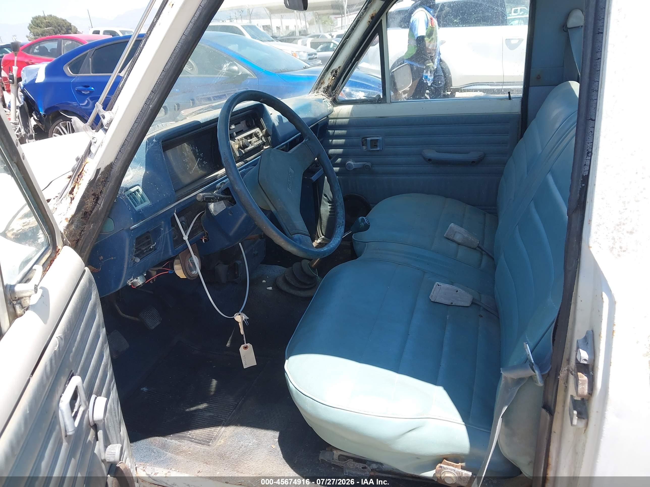 1984 Mazda B2000 Long Bed White vin: JM2UC2214E0830249