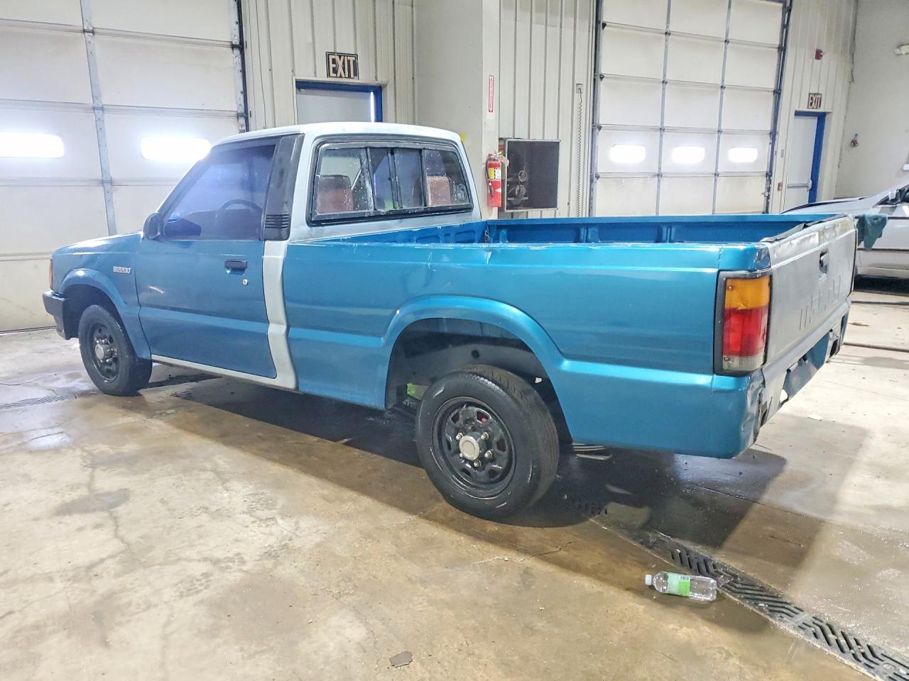 1986 Mazda B2000 Blue vin: JM2UF1110G0640213