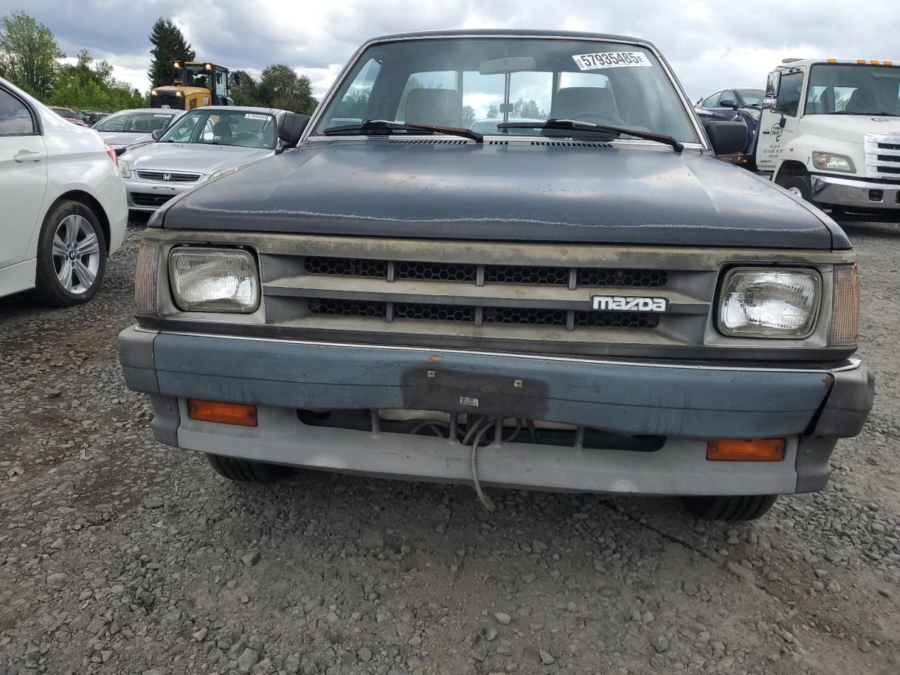 1987 Mazda B2000    Black vin: JM2UF1114H0569261