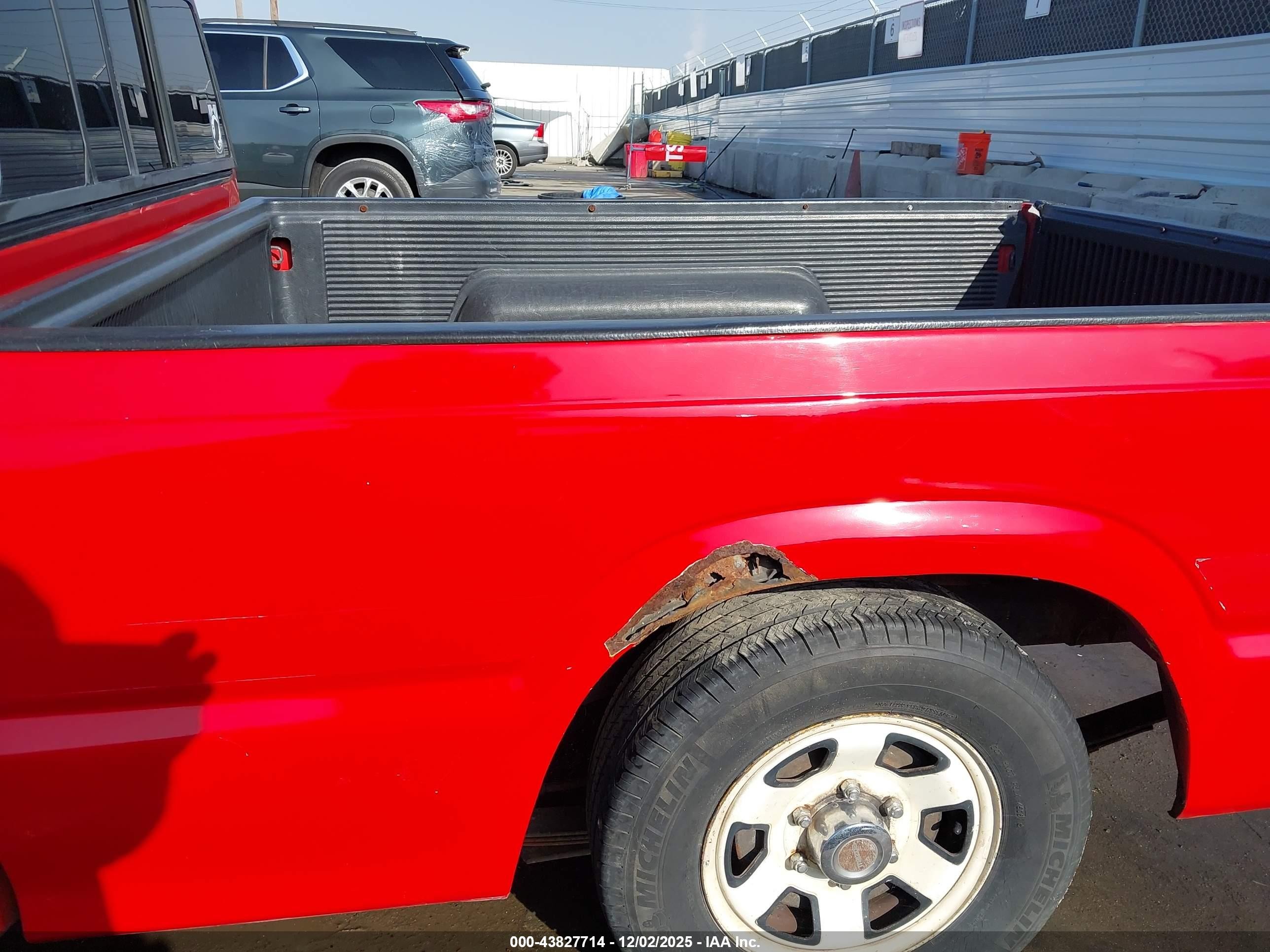 1987 Mazda B2000   Red vin: JM2UF1116H0551019