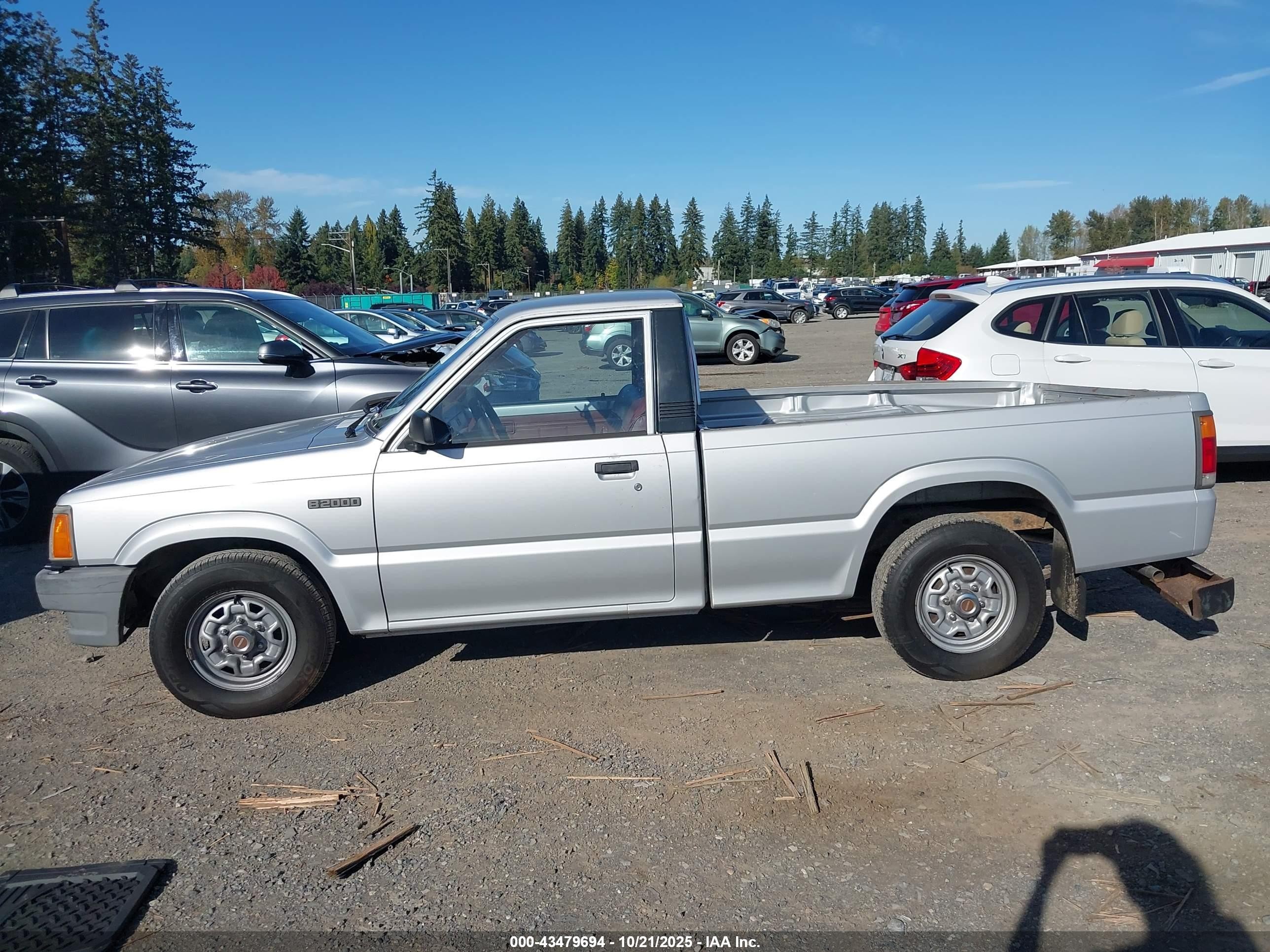 1986 Mazda B2000   Серебряный vin: JM2UF1117G0616409