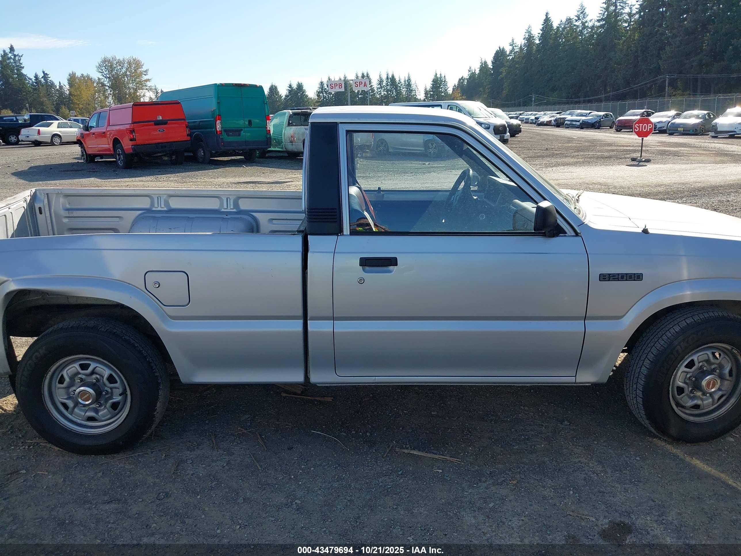 1986 Mazda B2000   Серебряный vin: JM2UF1117G0616409