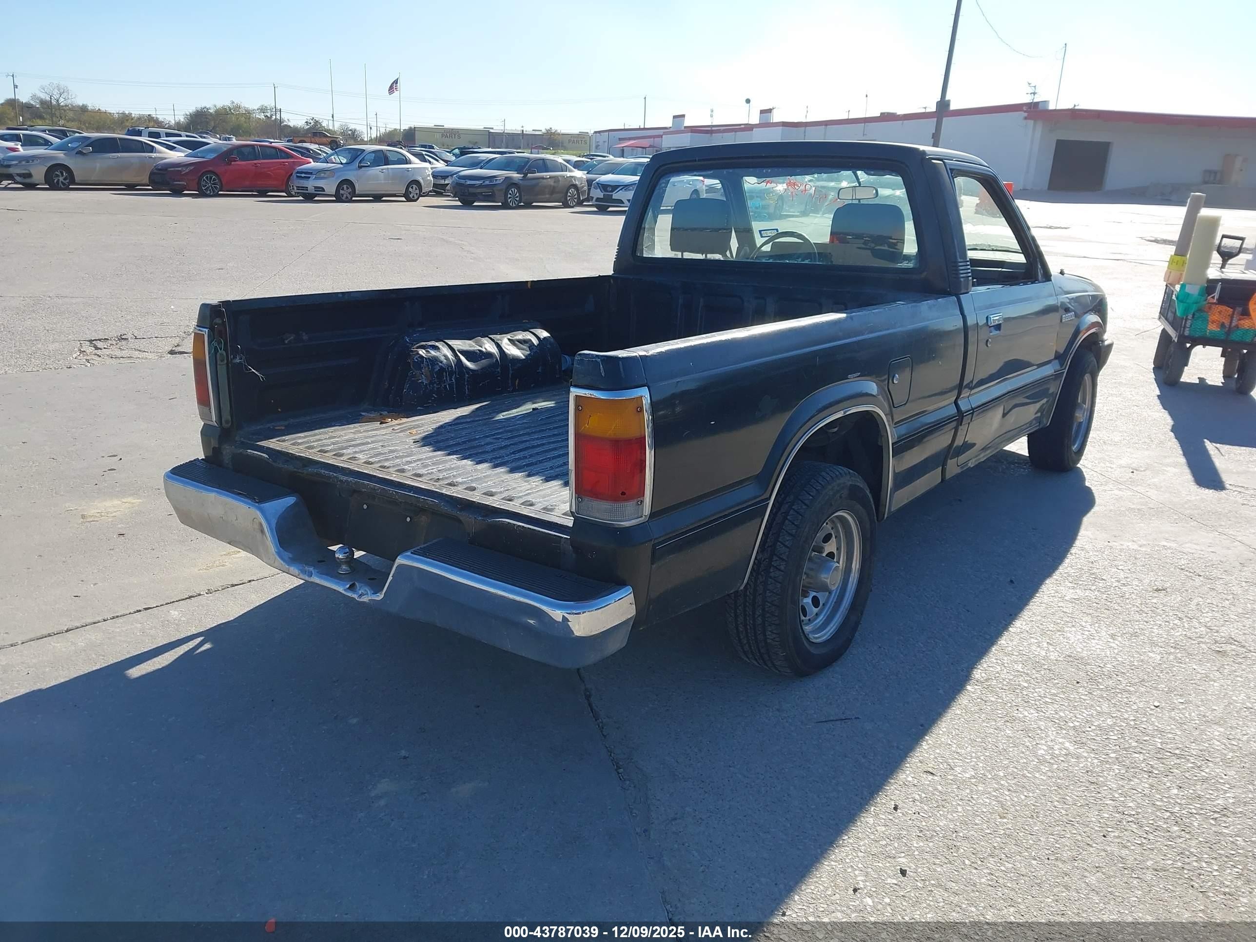 1991 Mazda B2200 Short Bed Black vin: JM2UF1130M0168205