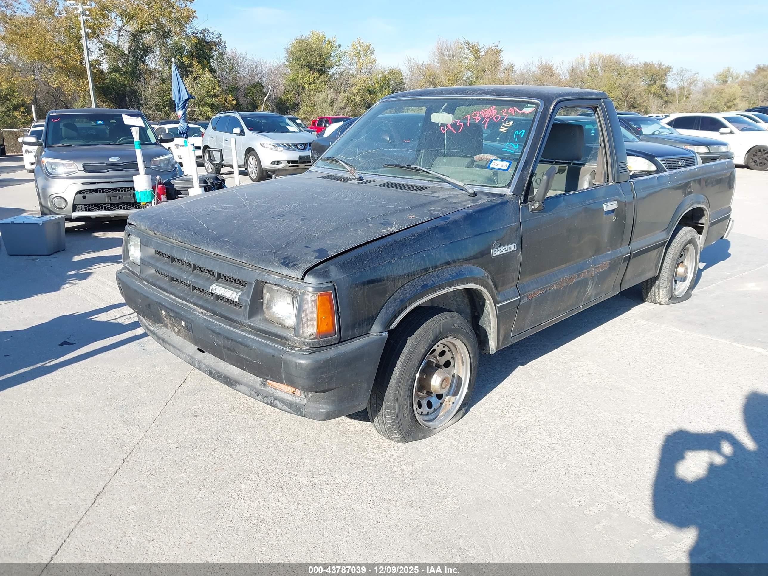 1991 Mazda B2200 Short Bed Black vin: JM2UF1130M0168205