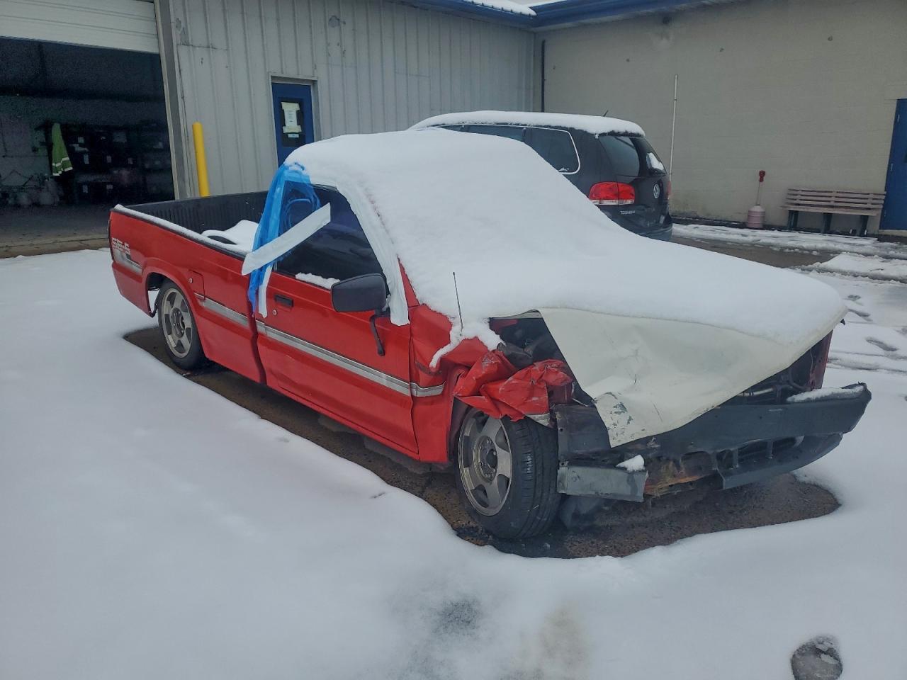 1988 Mazda B2200 Short Bed Red vin: JM2UF1131J0318446