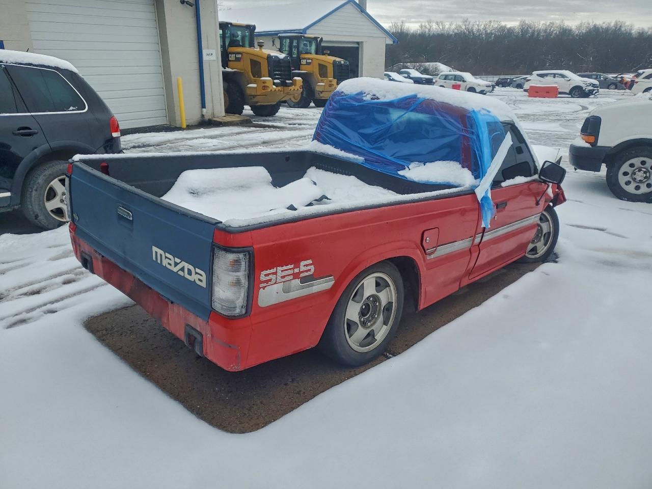 1988 Mazda B2200 Short Bed Red vin: JM2UF1131J0318446