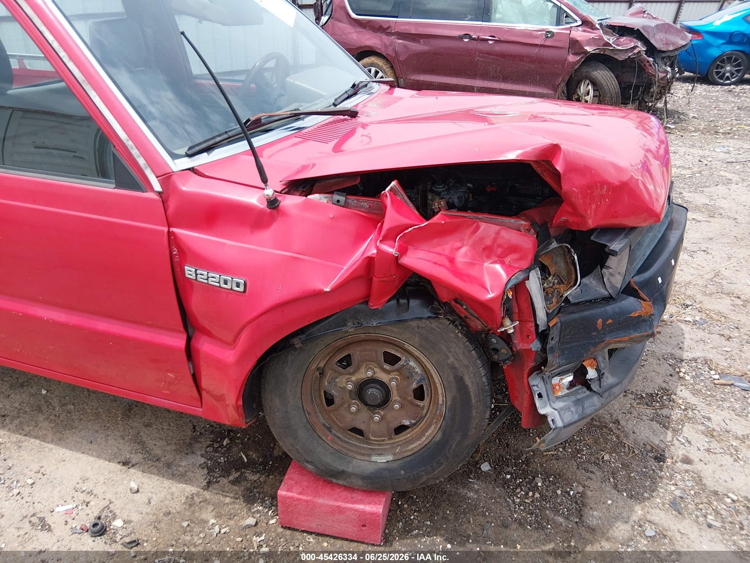 1992 Mazda B2200 Short Bed Red vin: JM2UF1132N0285642