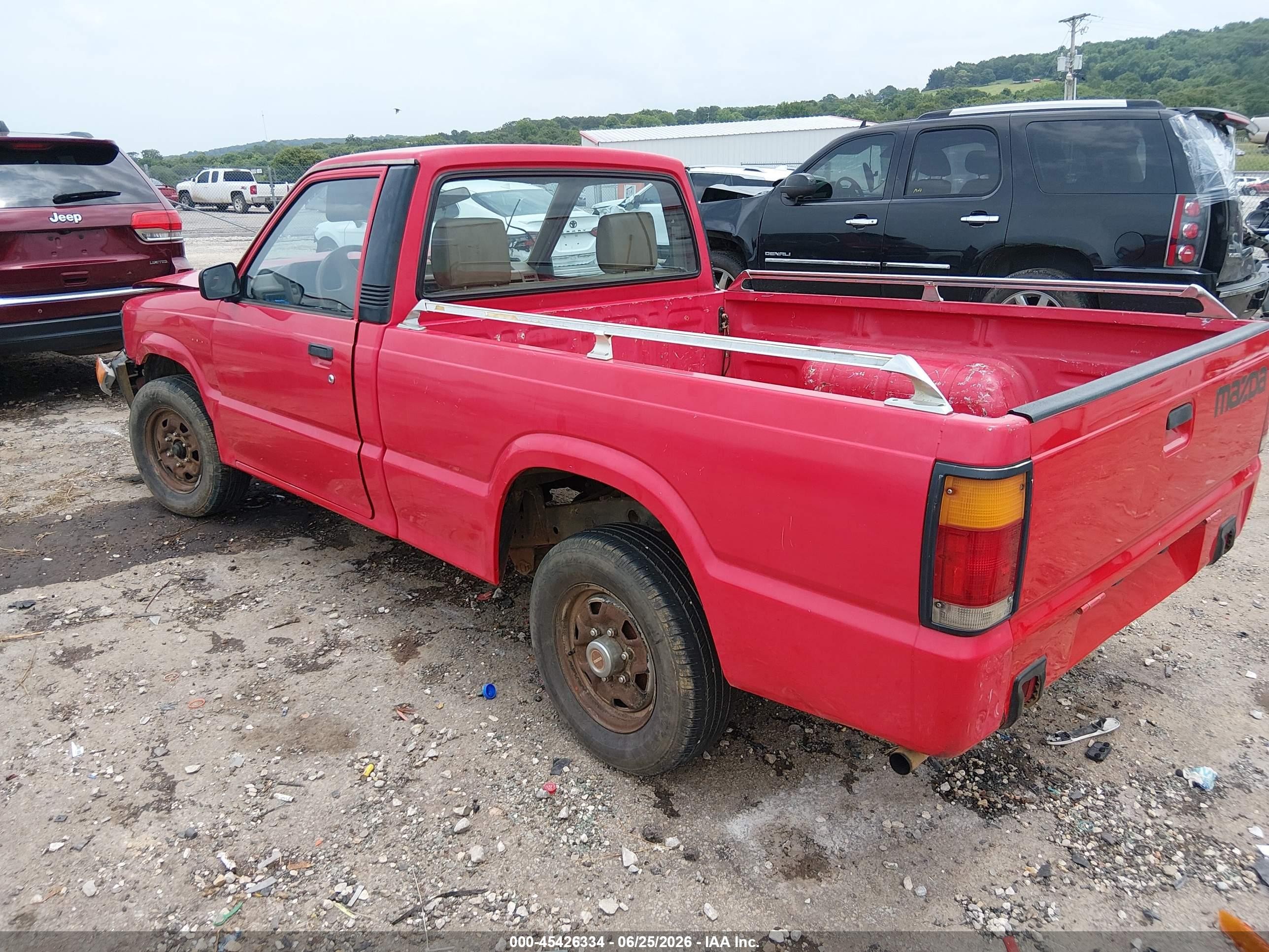 1992 Mazda B2200 Short Bed Red vin: JM2UF1132N0285642