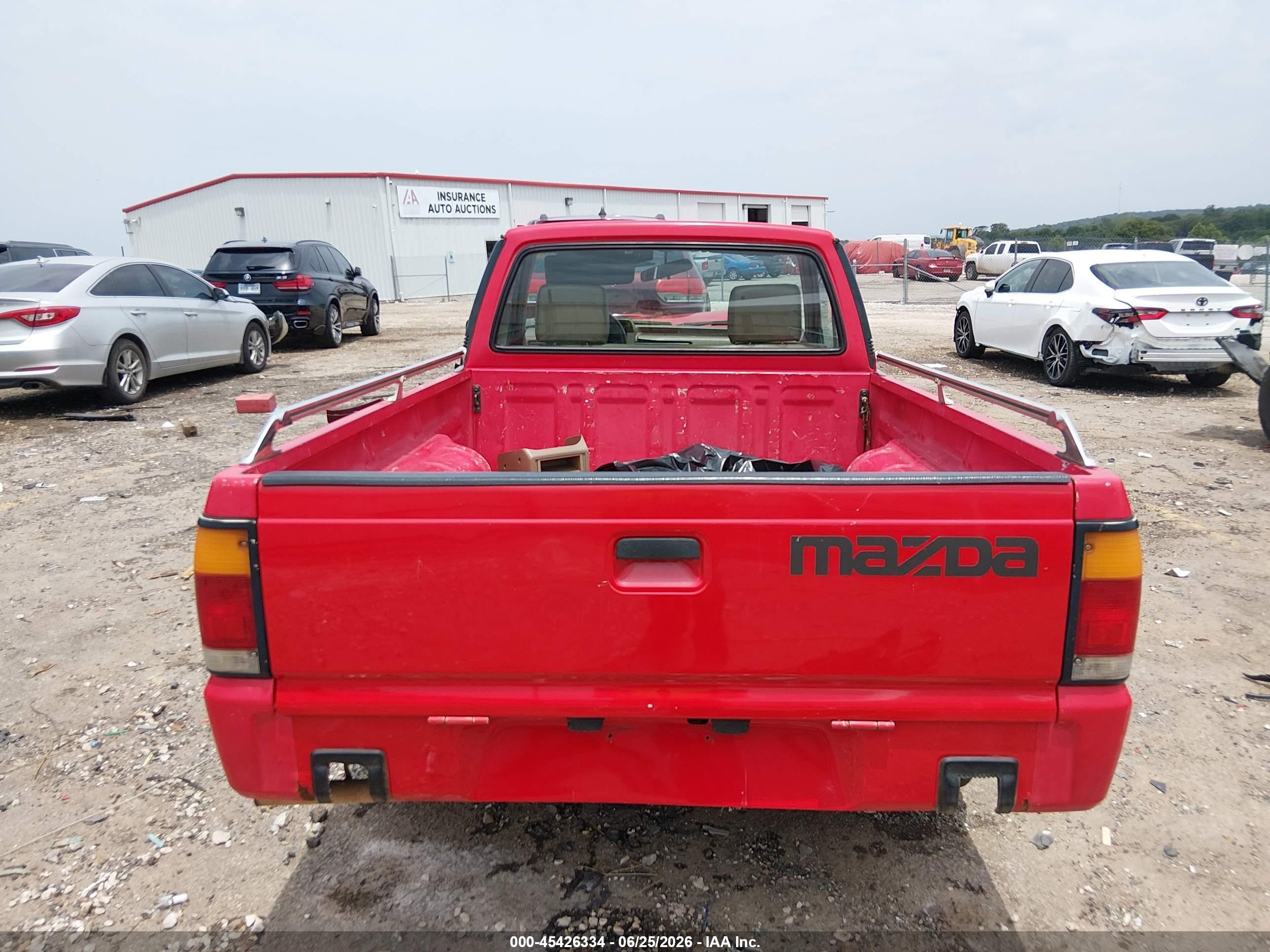 1992 Mazda B2200 Short Bed Red vin: JM2UF1132N0285642