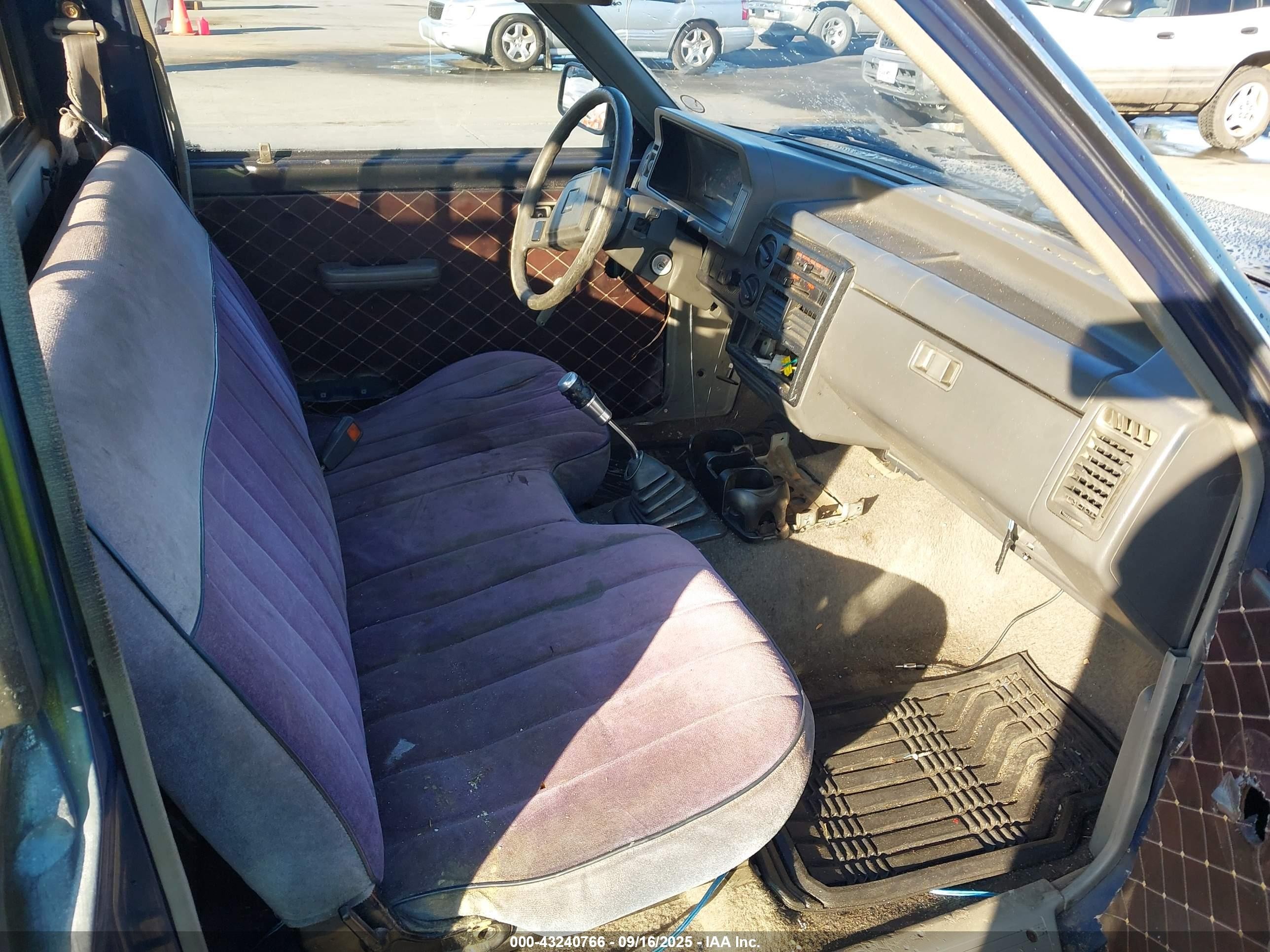 1989 Mazda B2200 Short Bed Black vin: JM2UF1133K0765913