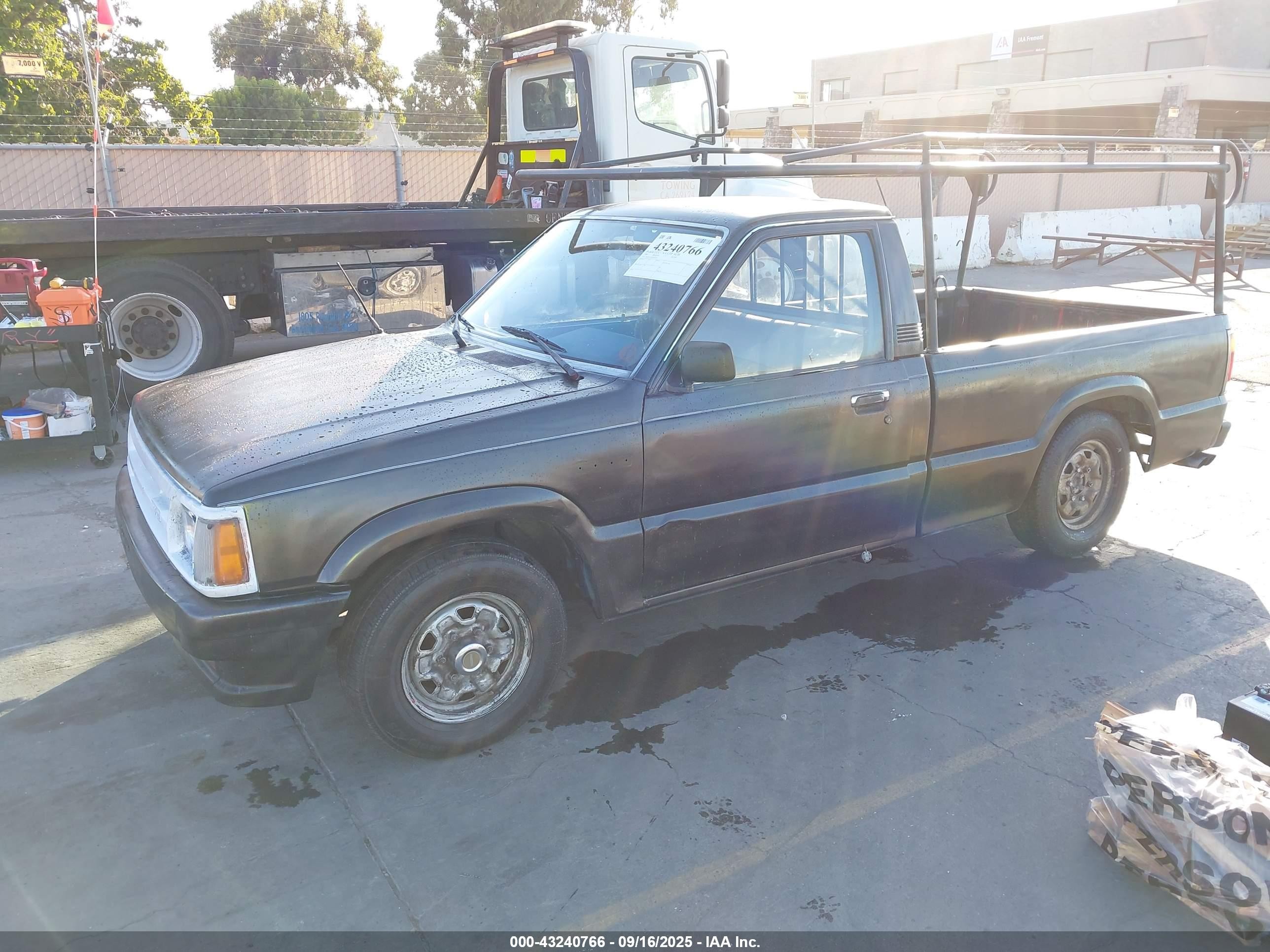 1989 Mazda B2200 Short Bed Black vin: JM2UF1133K0765913