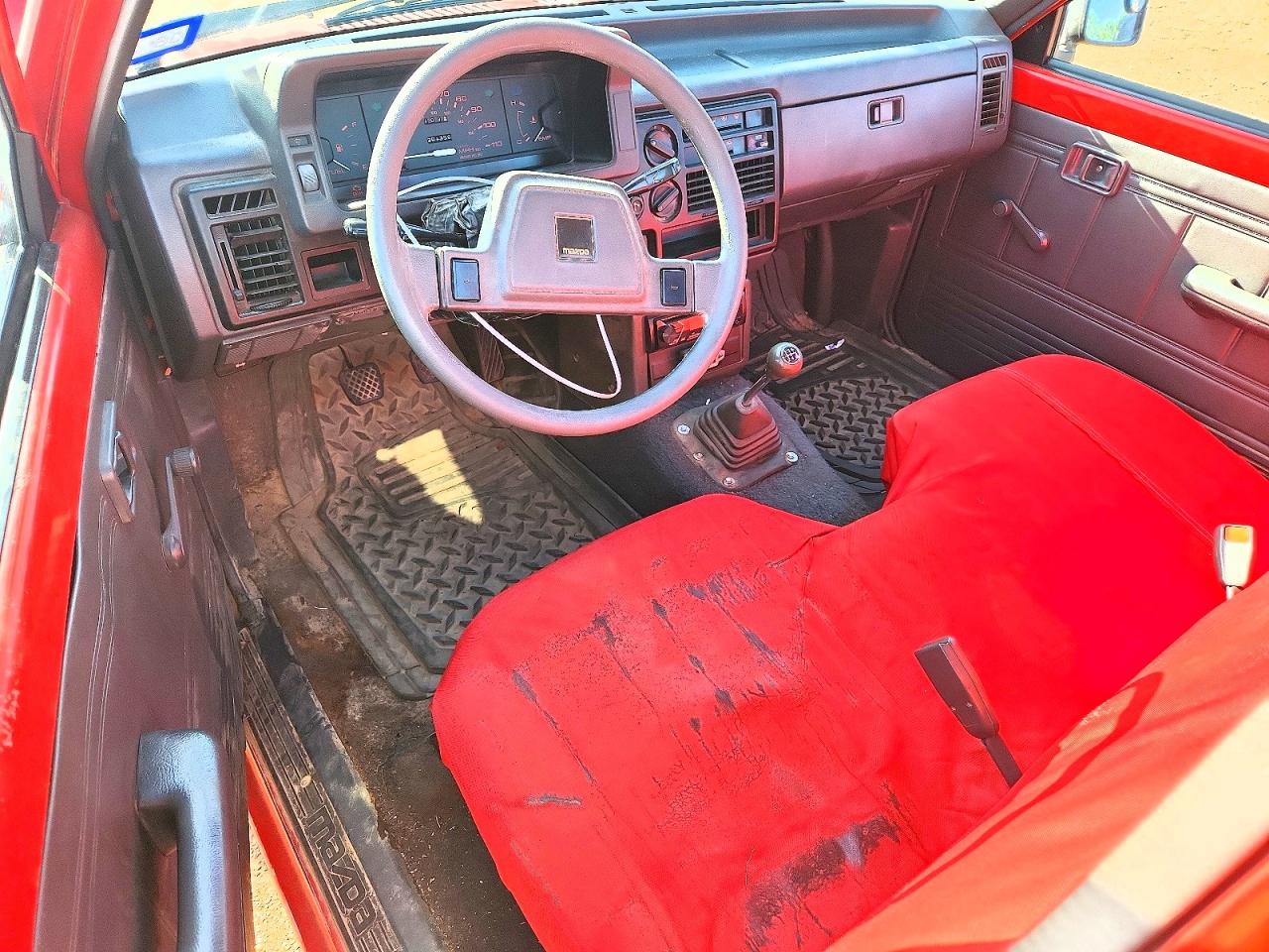 1990 Mazda B2200 Short Bed Red vin: JM2UF1137L0925583