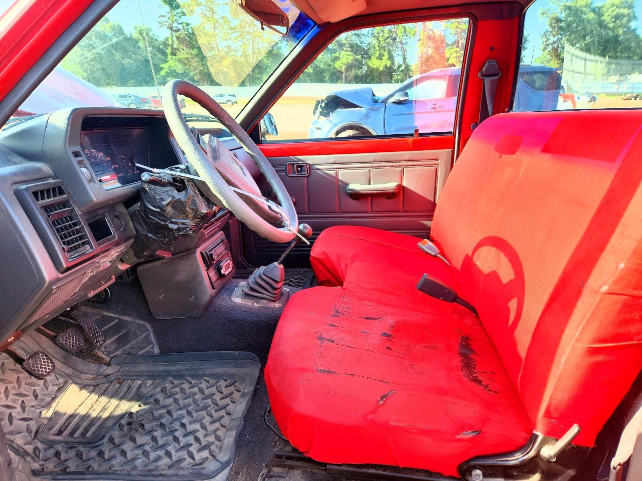 1990 Mazda B2200 Short Bed Red vin: JM2UF1137L0925583