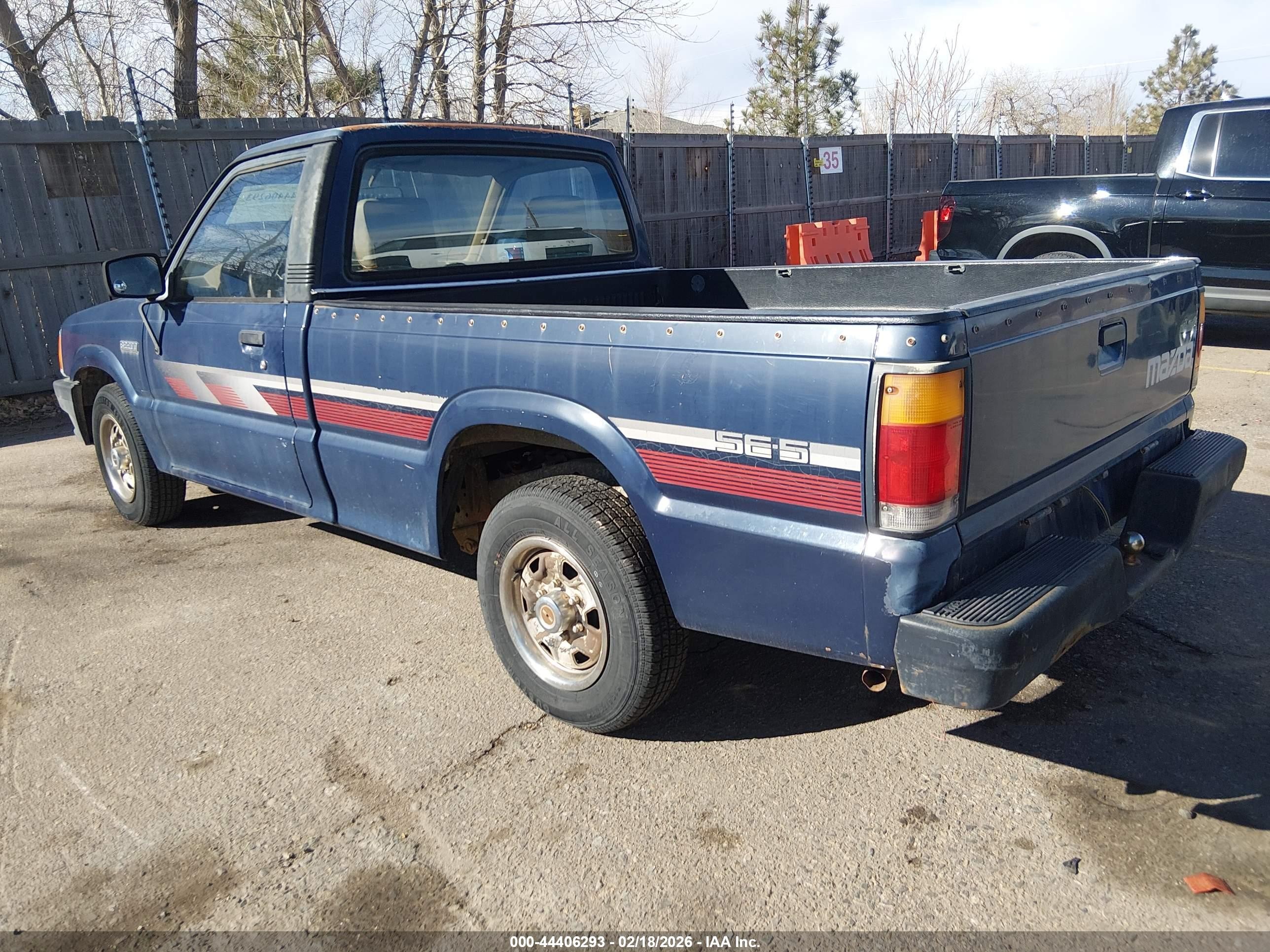 1991 Mazda B2200 Short Bed Blue vin: JM2UF1138M0105692