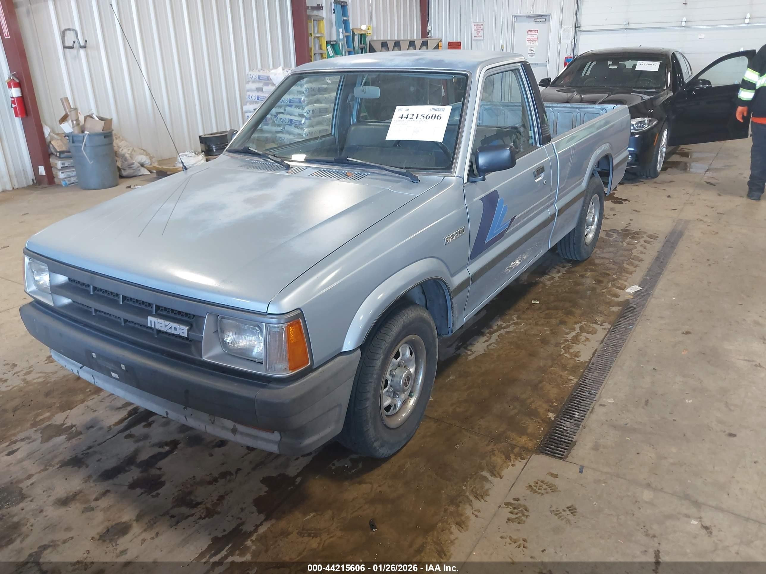 1989 Mazda B2200 Short Bed Gray vin: JM2UF1139K0809929