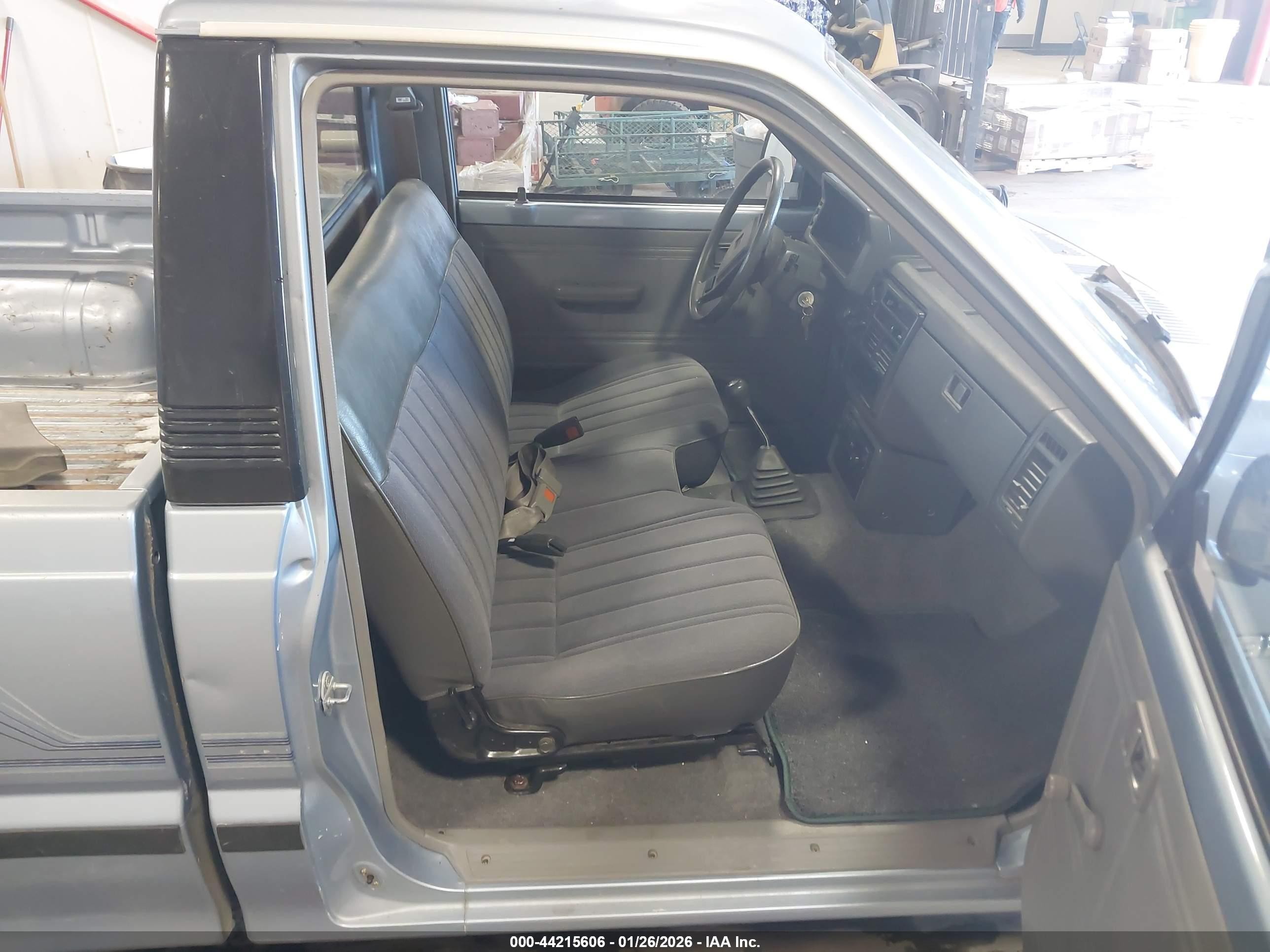 1989 Mazda B2200 Short Bed Gray vin: JM2UF1139K0809929