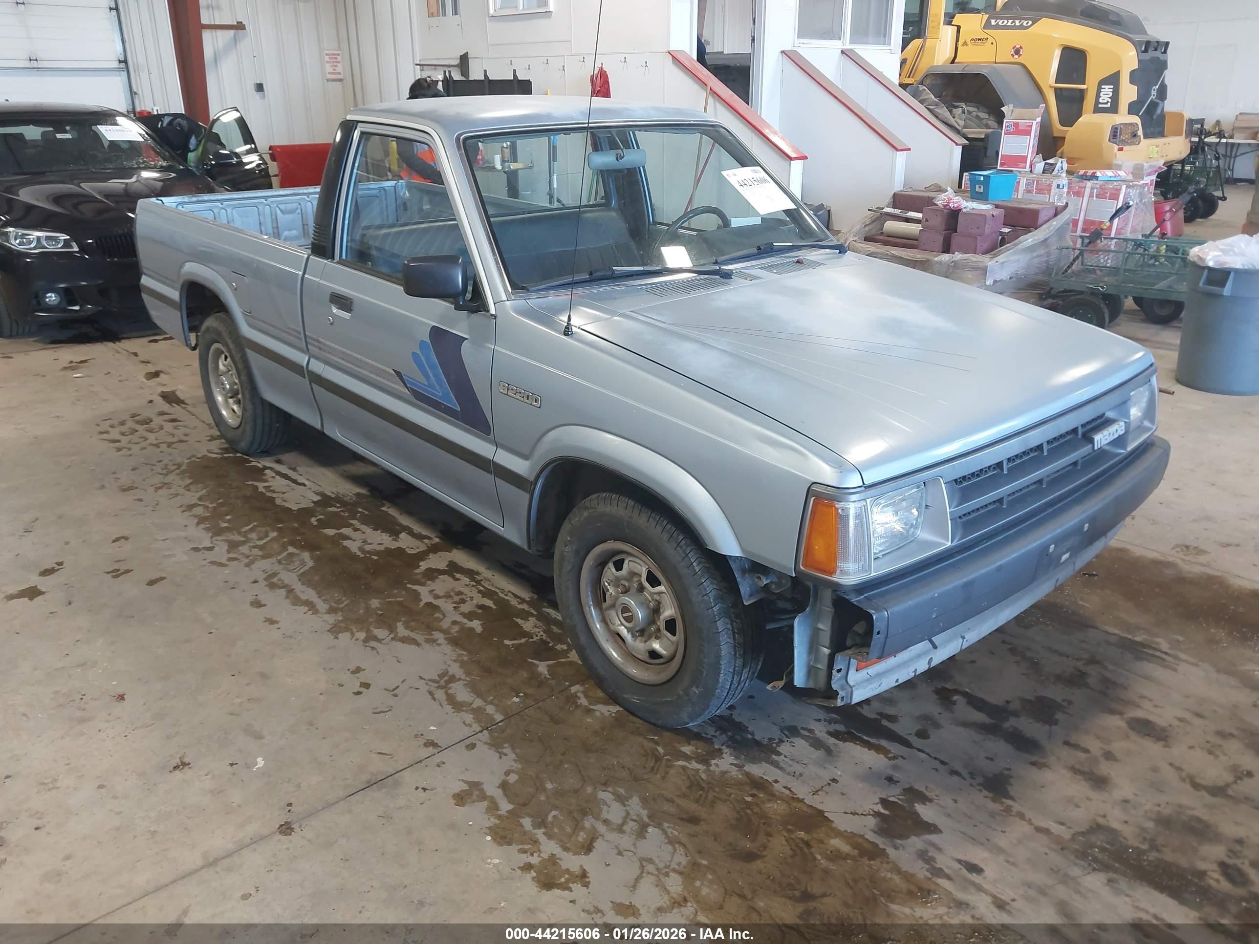 1989 Mazda B2200 Short Bed Gray vin: JM2UF1139K0809929
