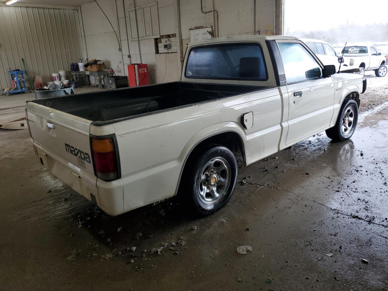 1988 Mazda B2200 Short Bed White vin: JM2UF113XJ0356547
