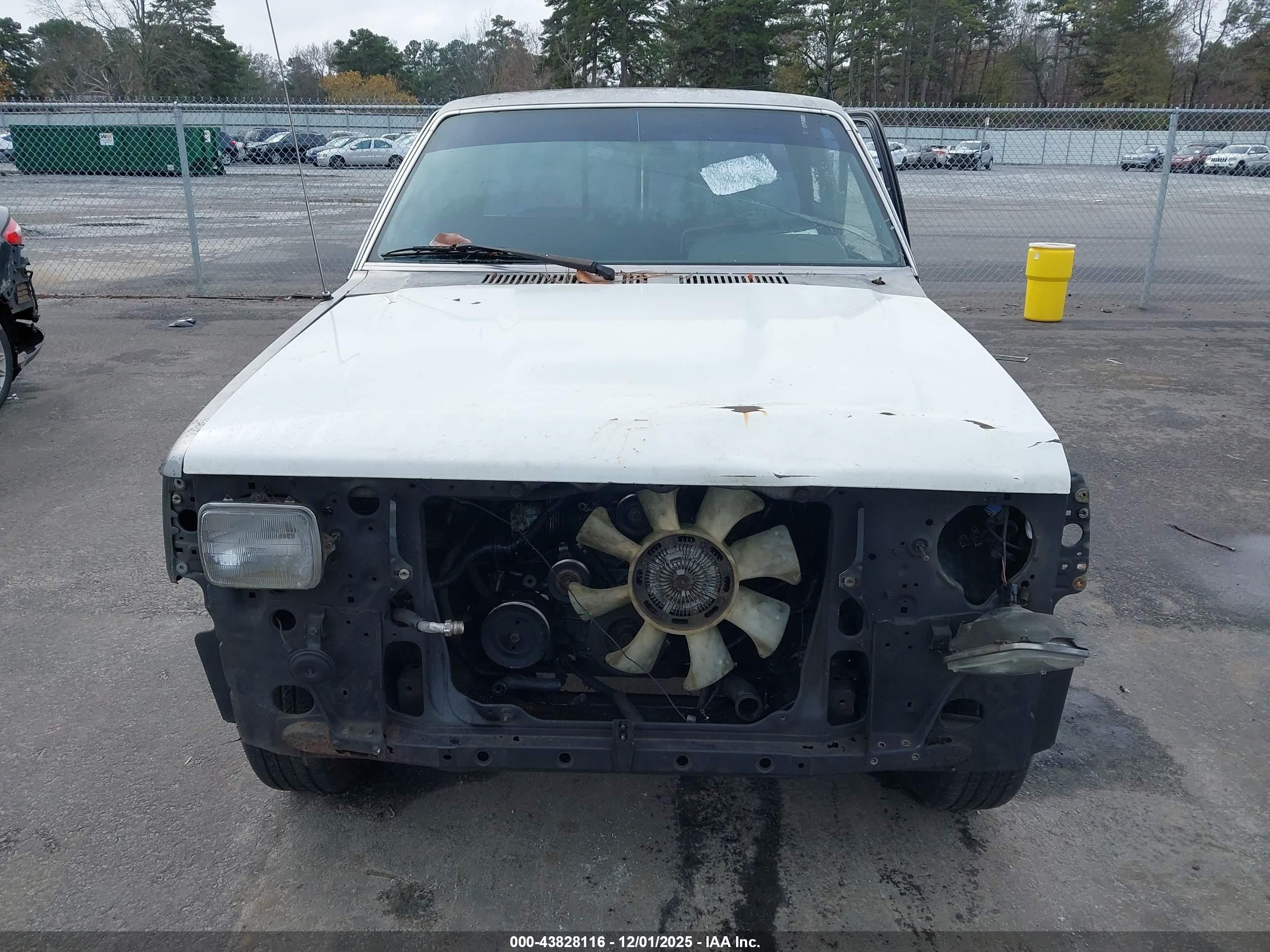 1991 Mazda B2600 Short Body Gray vin: JM2UF1141M0117028