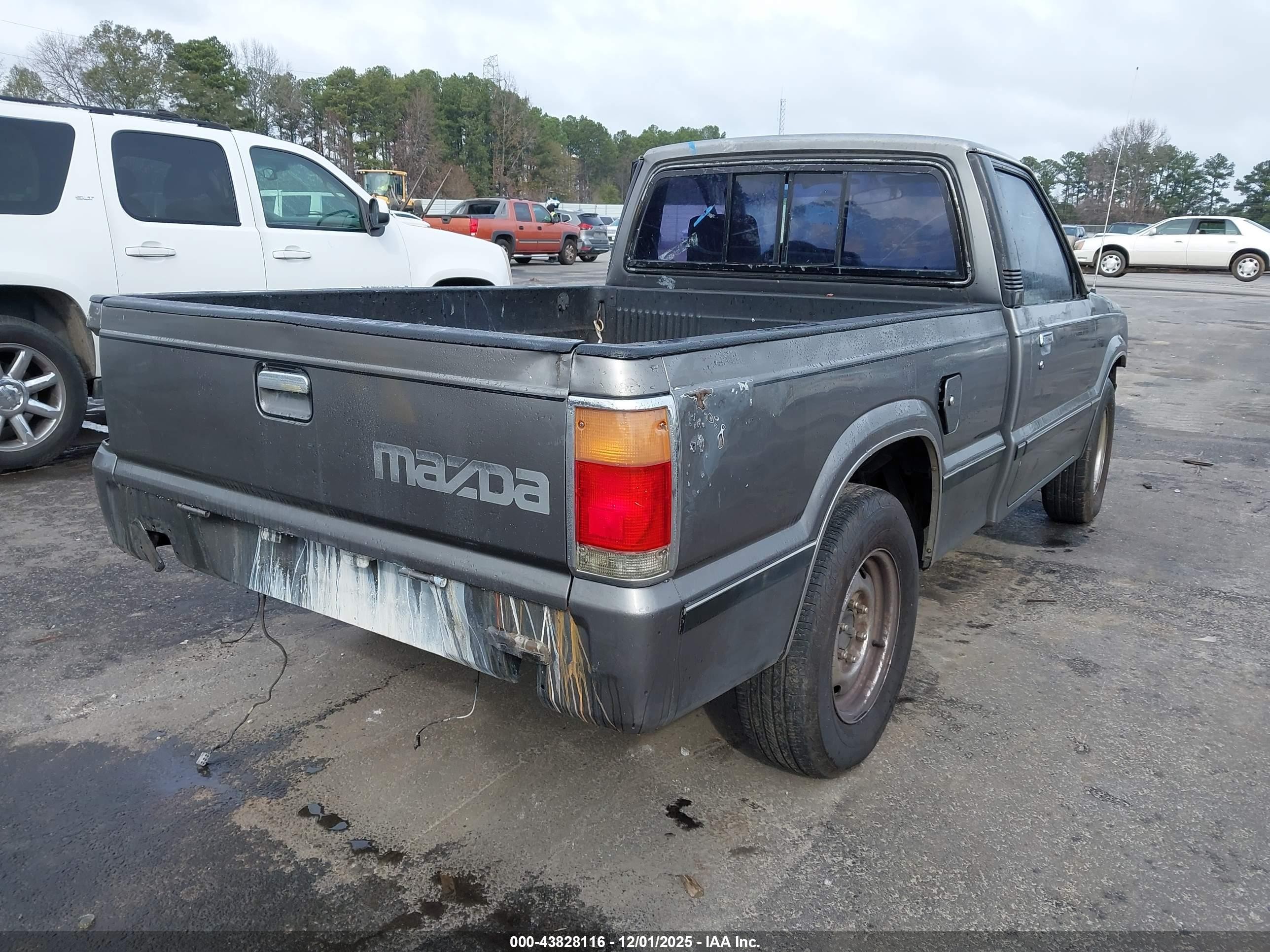 1991 Mazda B2600 Short Body Gray vin: JM2UF1141M0117028