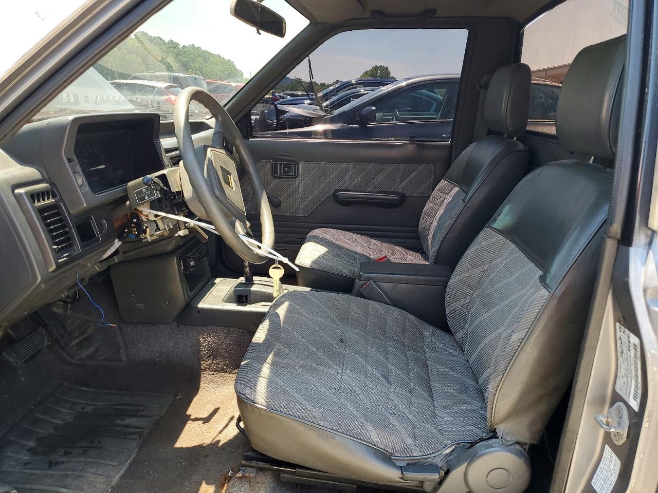 1990 Mazda B2600 Short Body Серый vin: JM2UF1145L0881480