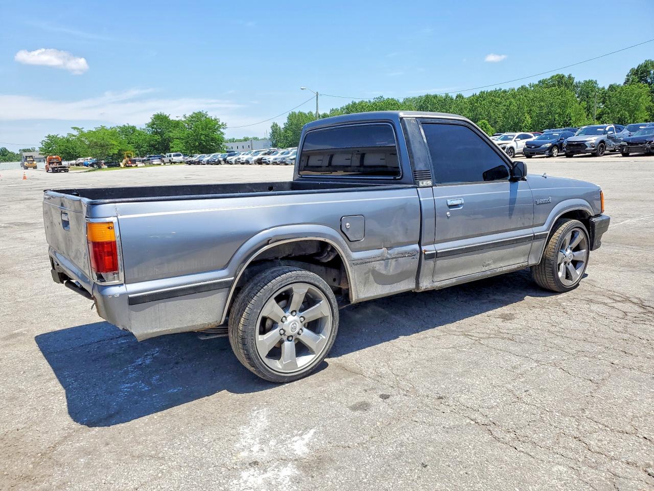 1990 Mazda B2600 Short Body Серый vin: JM2UF1145L0881480