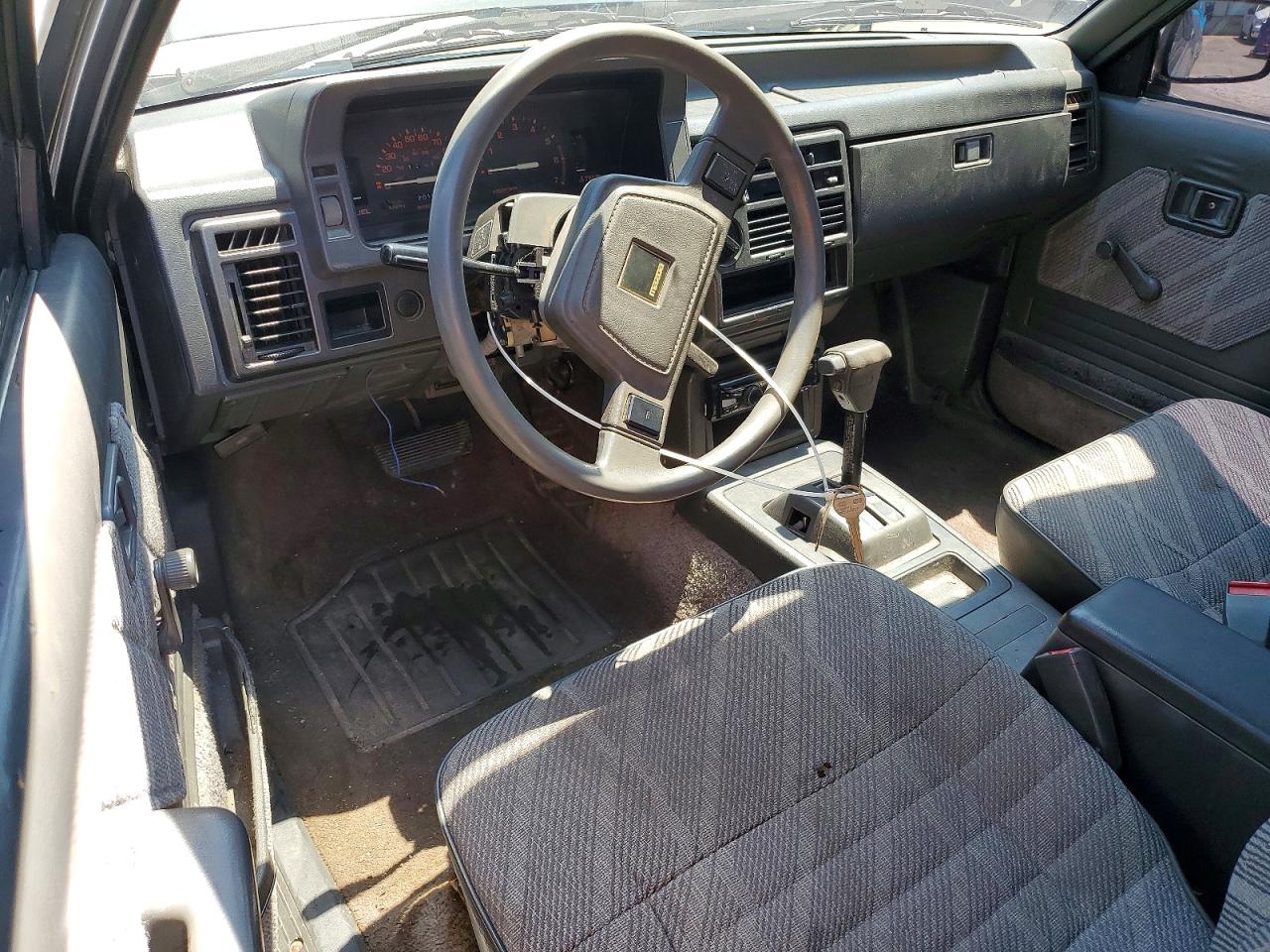 1990 Mazda B2600 Short Body Серый vin: JM2UF1145L0881480