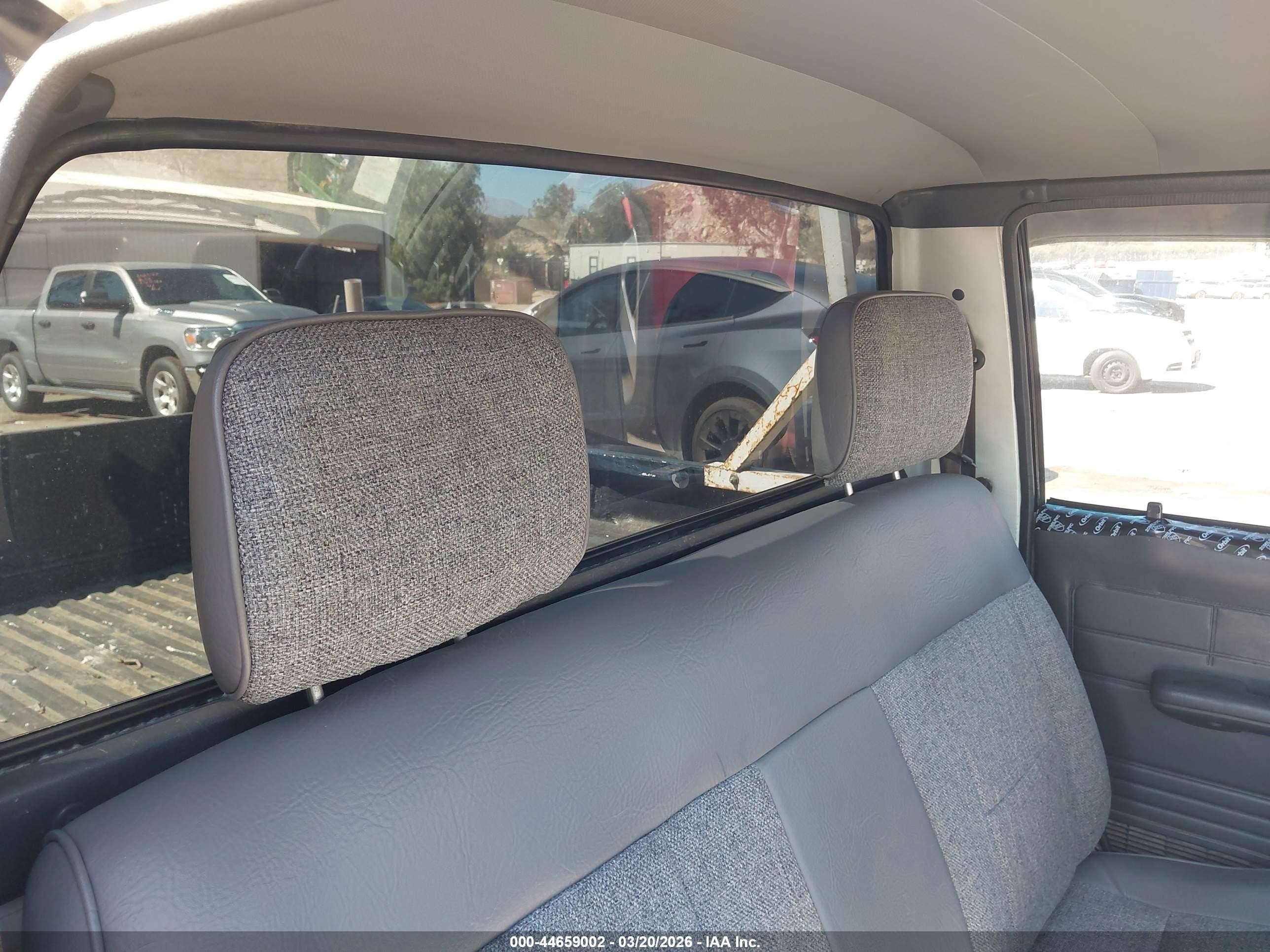 1991 Mazda B2600 Short Body Белый vin: JM2UF1148M0145862