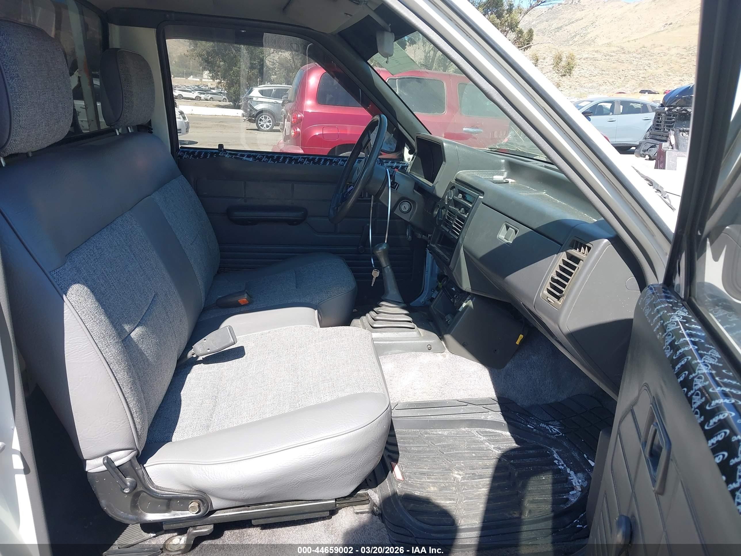 1991 Mazda B2600 Short Body Белый vin: JM2UF1148M0145862