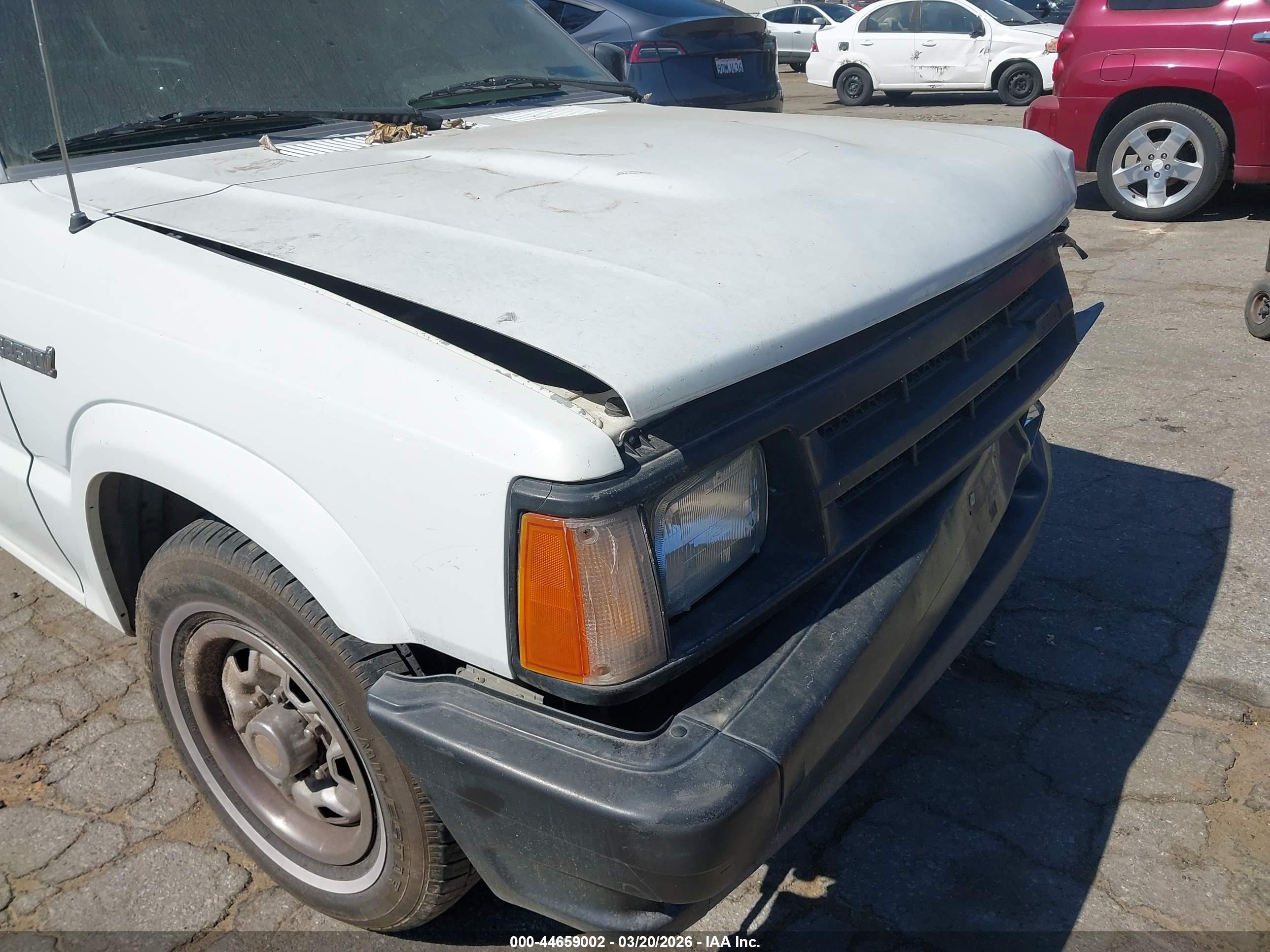 1991 Mazda B2600 Short Body Белый vin: JM2UF1148M0145862