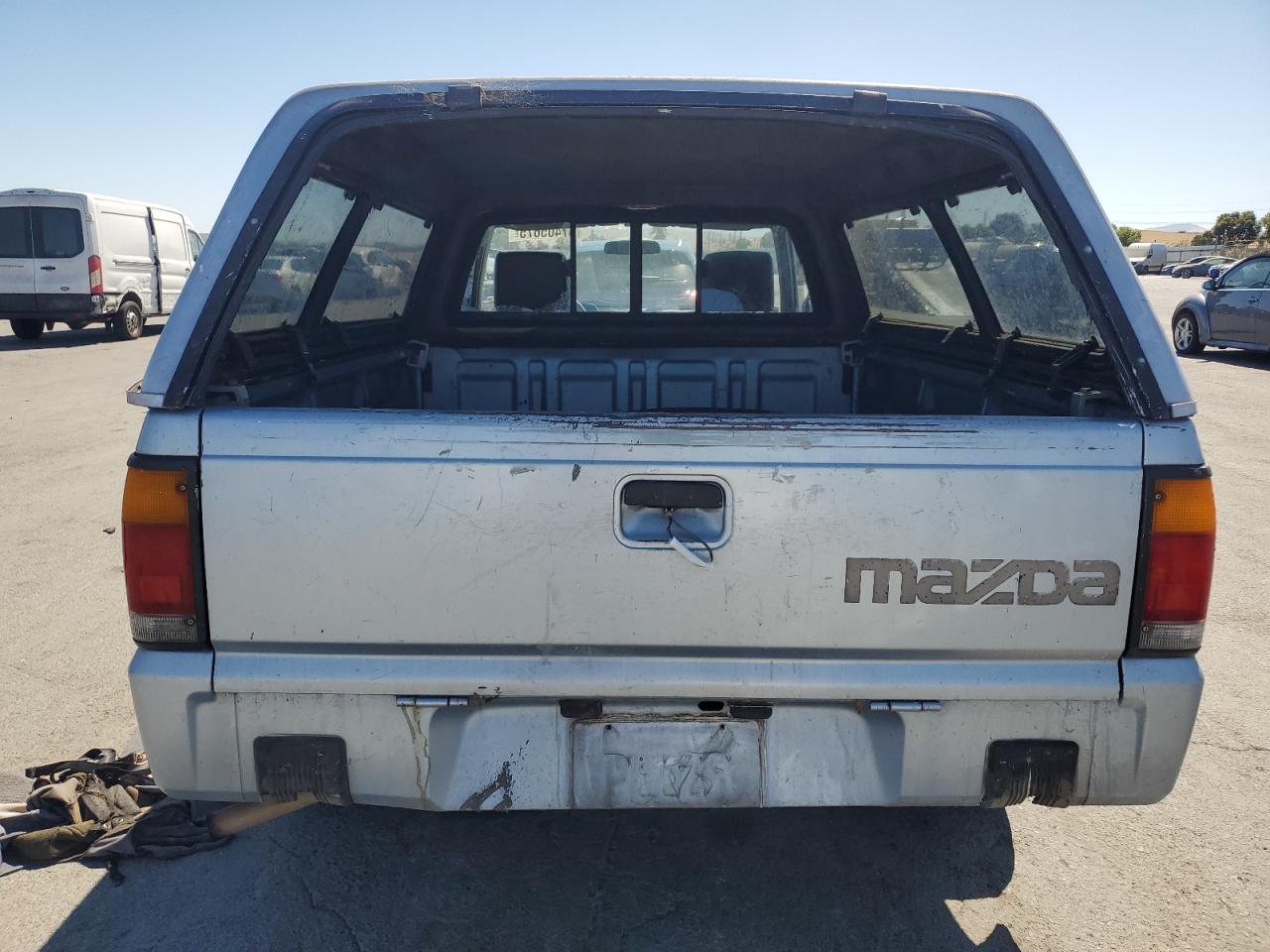 1991 Mazda B2200 Short Bed Blue vin: JM2UF1230M0107158
