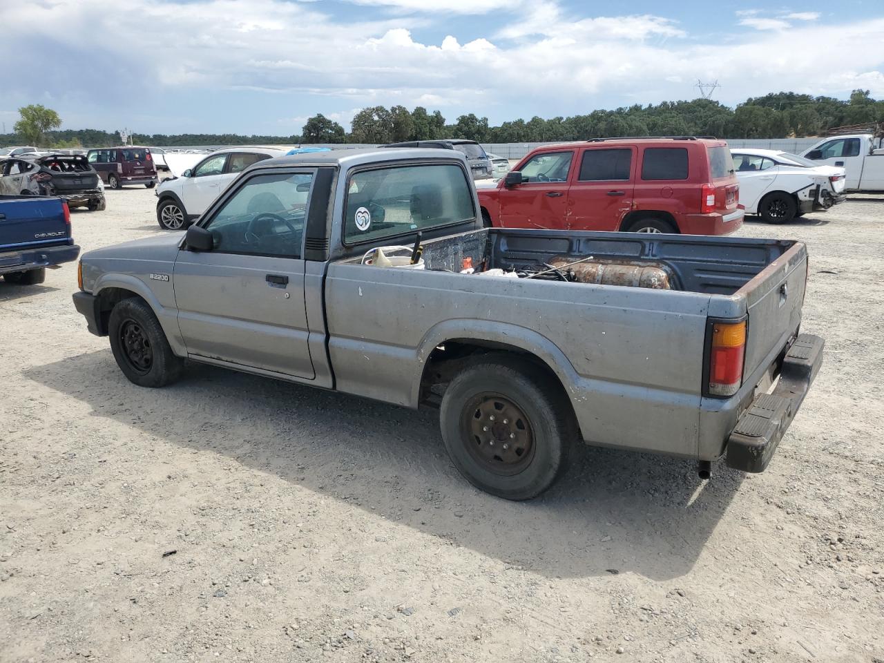 1991 Mazda B2200 Short Bed Gray vin: JM2UF1230M0120864