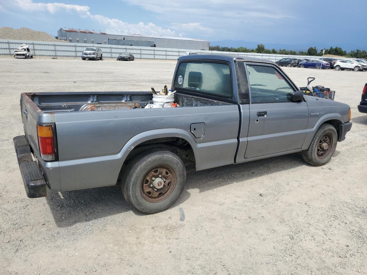 1991 Mazda B2200 Short Bed Gray vin: JM2UF1230M0120864