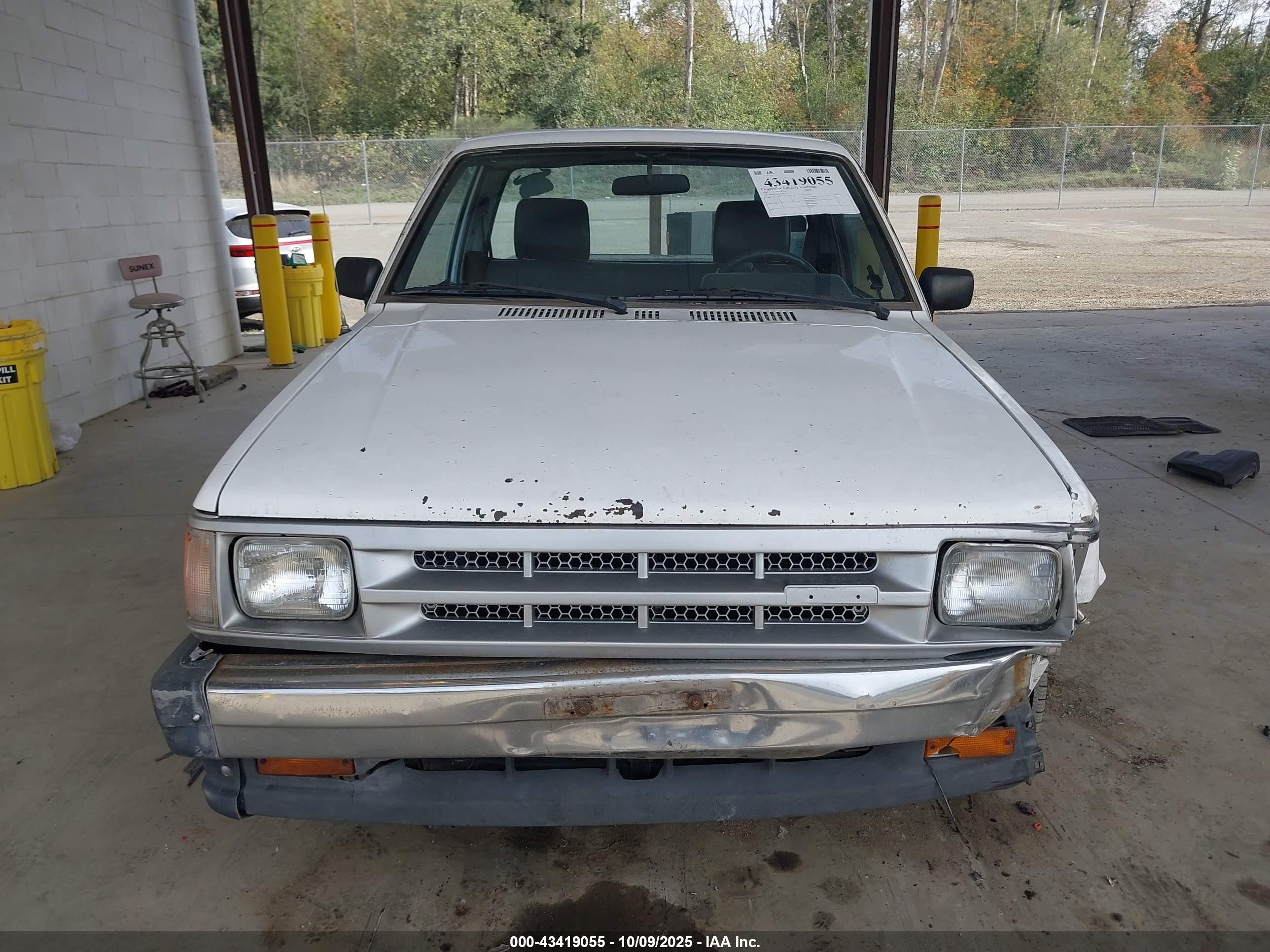1993 Mazda B2200 Short Bed White vin: JM2UF1233P0390112