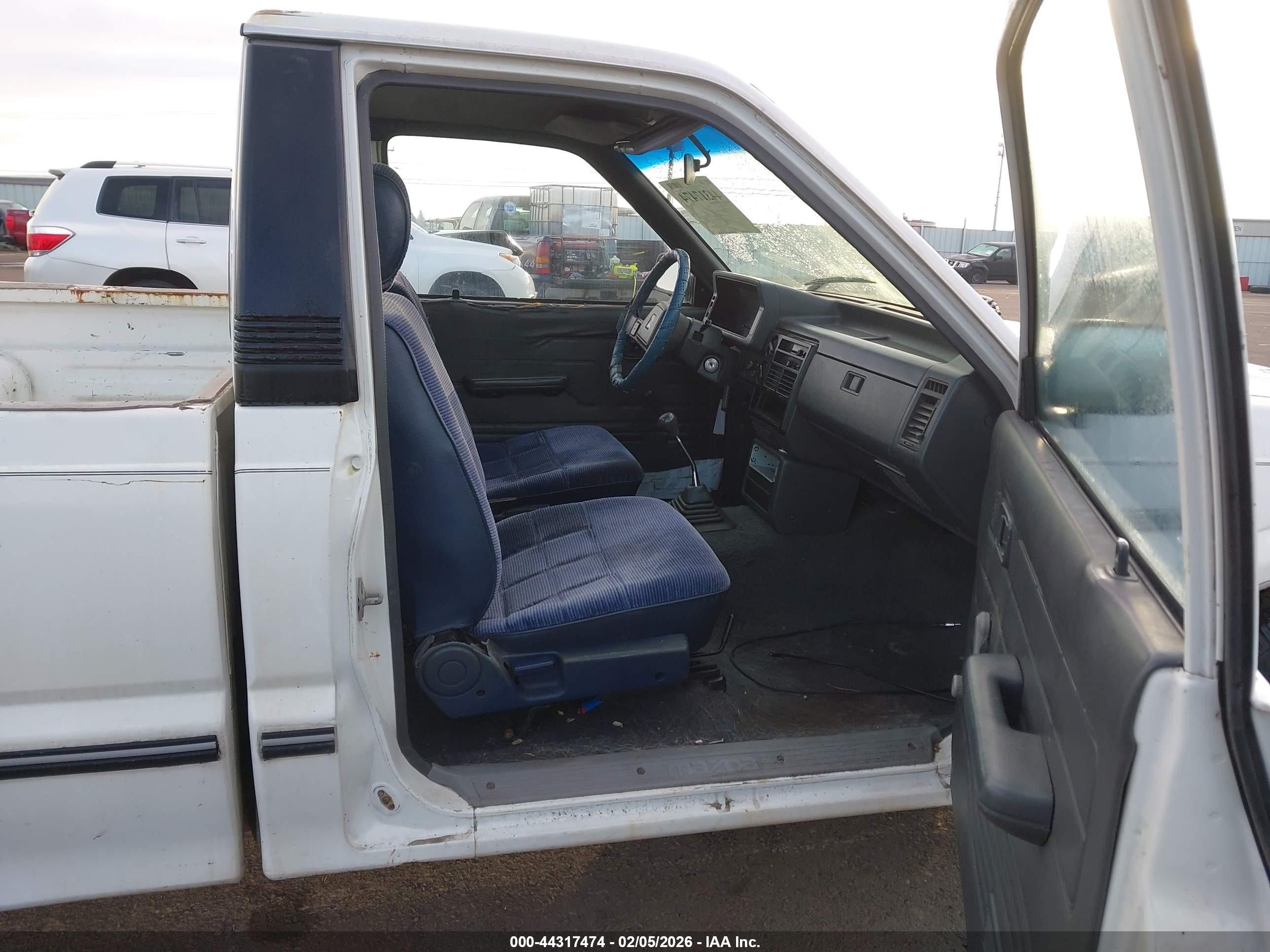 1991 Mazda B2200 Long Bed White vin: JM2UF2132M0110716